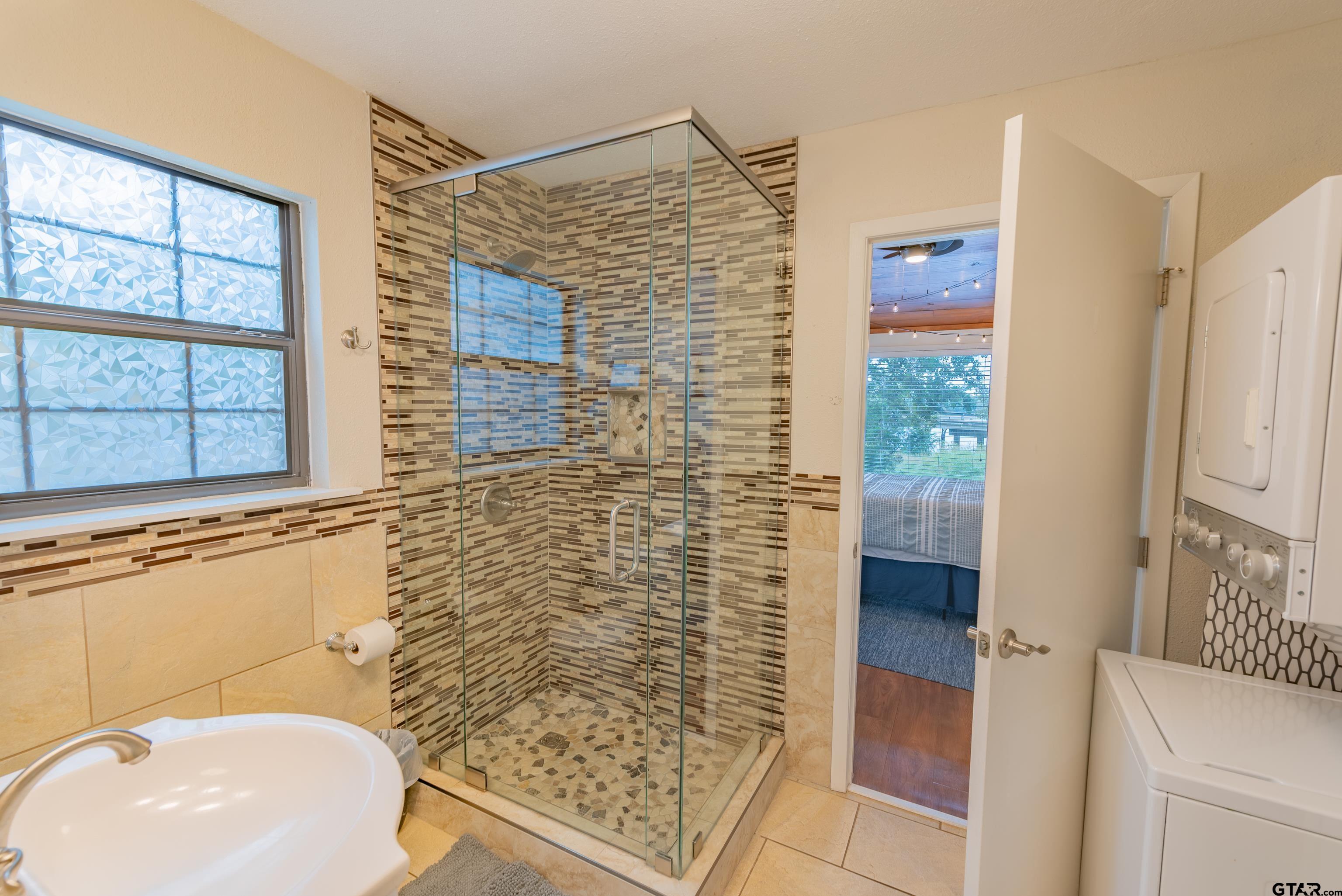 Scroggins, Texas, 75480, United States, 3 Bedrooms Bedrooms, ,2 BathroomsBathrooms,Residential,For Sale,1936998