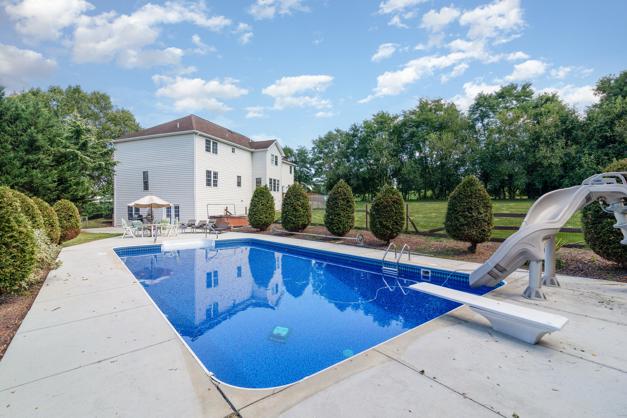 Carlisle, Pennsylvania, 17015, United States, 5 Bedrooms Bedrooms, ,6 BathroomsBathrooms,Residential,For Sale,1979964