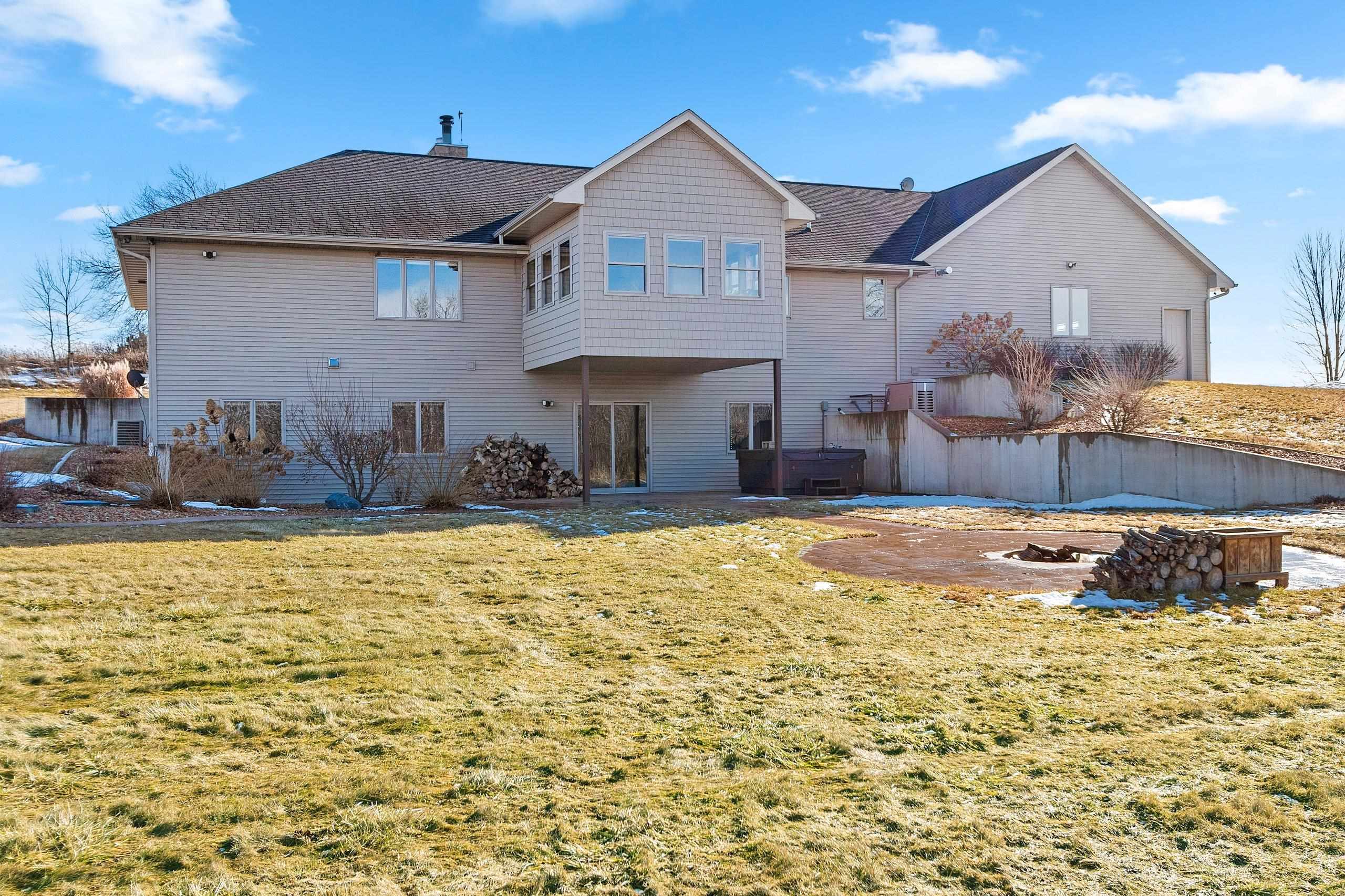 Black Creek, Wisconsin, 54106, United States, 4 Bedrooms Bedrooms, ,4 BathroomsBathrooms,Residential,For Sale,2009234