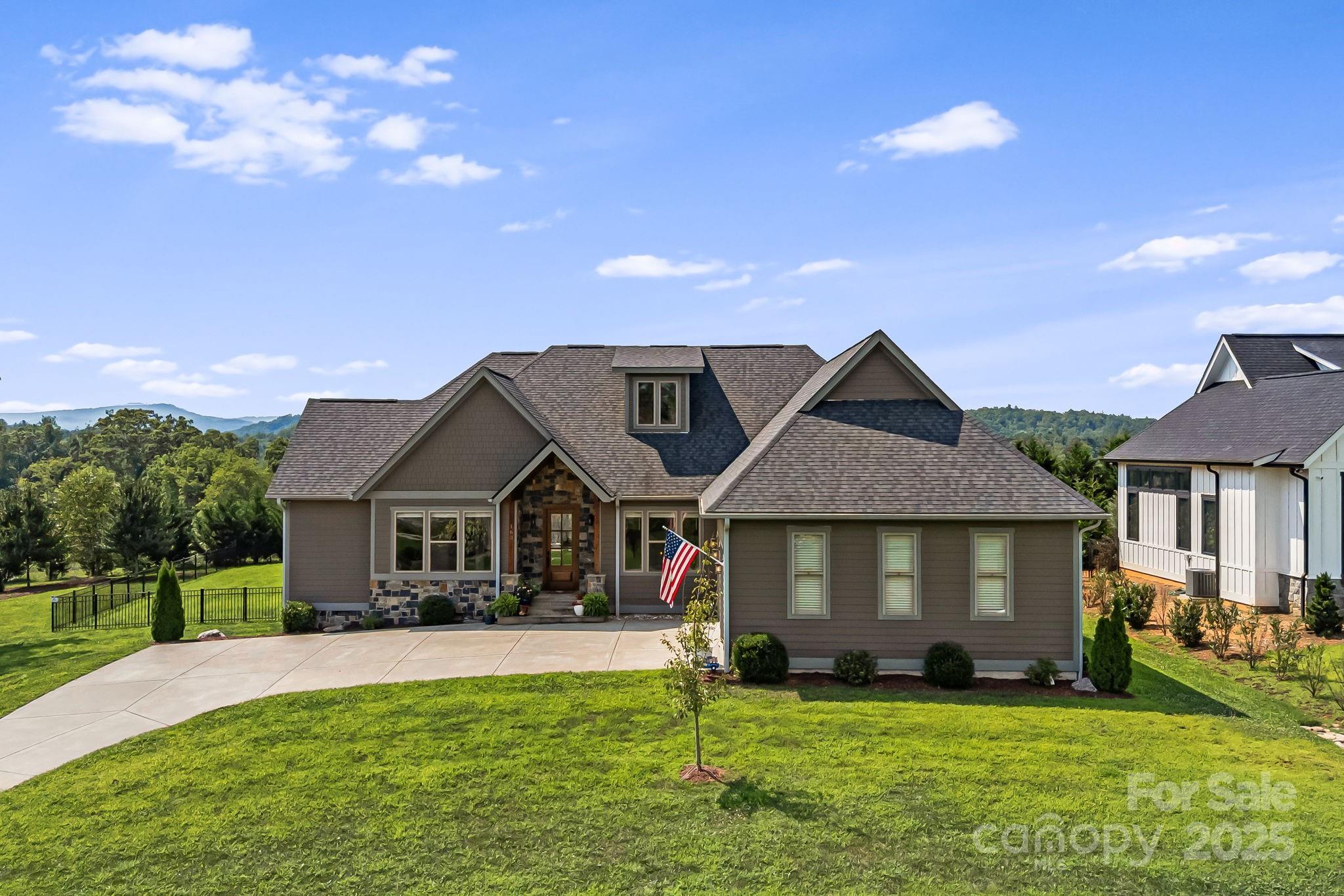 Mills River, North Carolina, 28759, United States, 3 Bedrooms Bedrooms, ,3 BathroomsBathrooms,Residential,For Sale,1992072