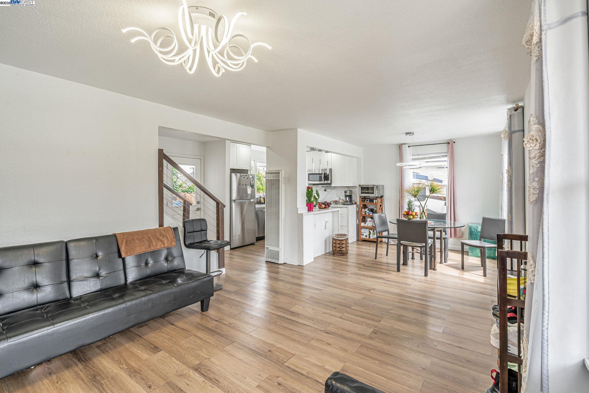 Oakland, California, 94603, United States, 3 Bedrooms Bedrooms, ,2 BathroomsBathrooms,Residential,For Sale,1991687