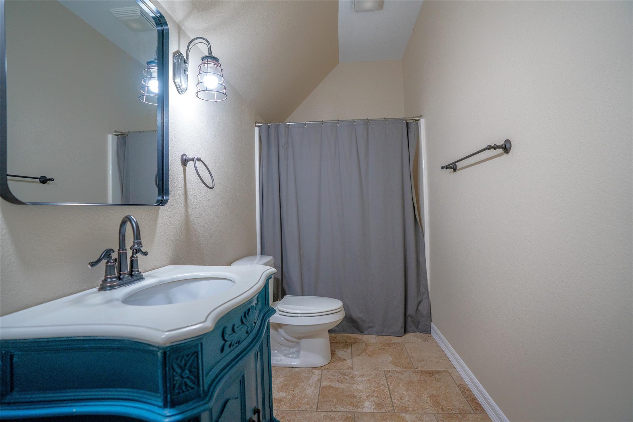 Paris, Texas, 75462, United States, 4 Bedrooms Bedrooms, ,4 BathroomsBathrooms,Residential,For Sale,1979058