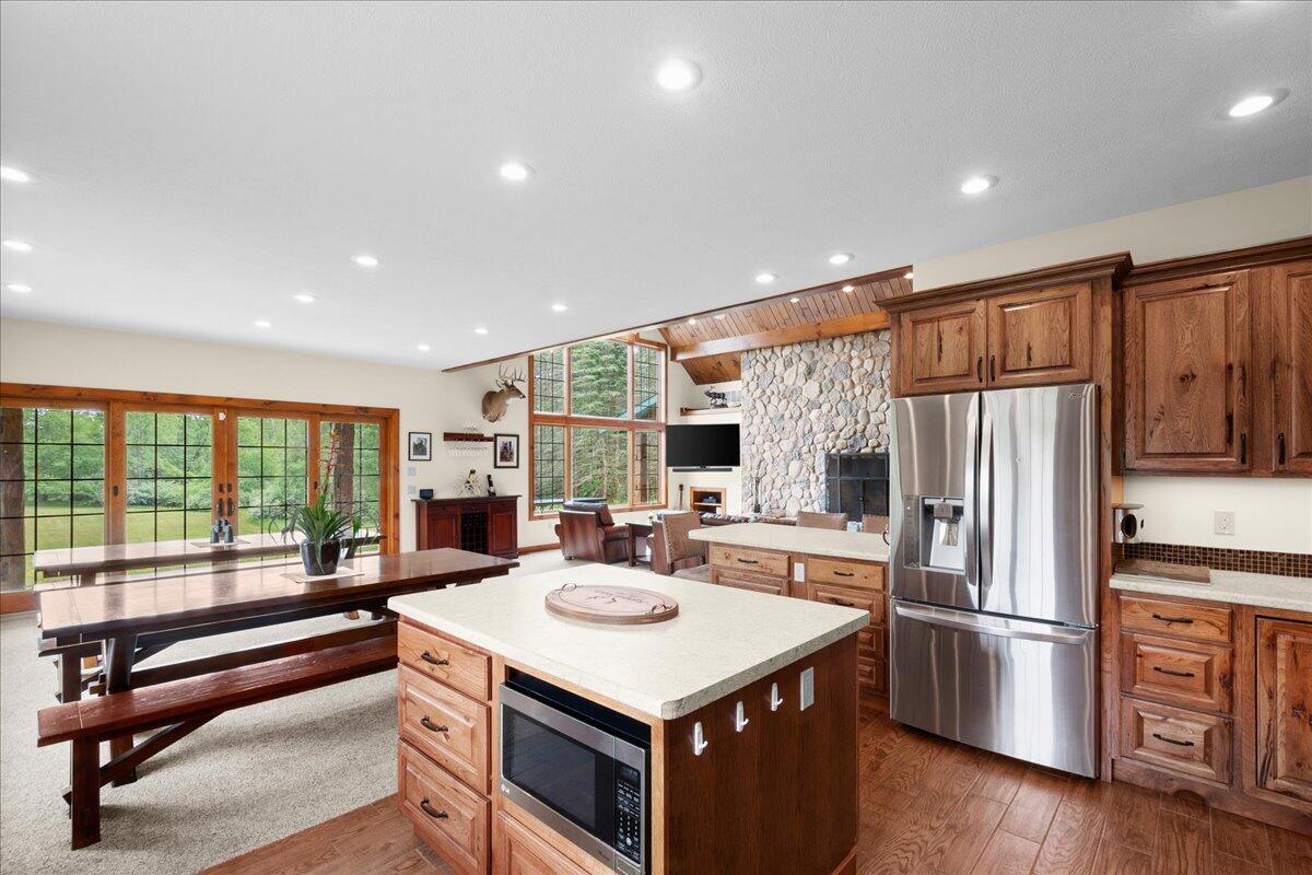 Remus, Michigan, 49340, United States, 3 Bedrooms Bedrooms, ,3 BathroomsBathrooms,Residential,For Sale,1979696