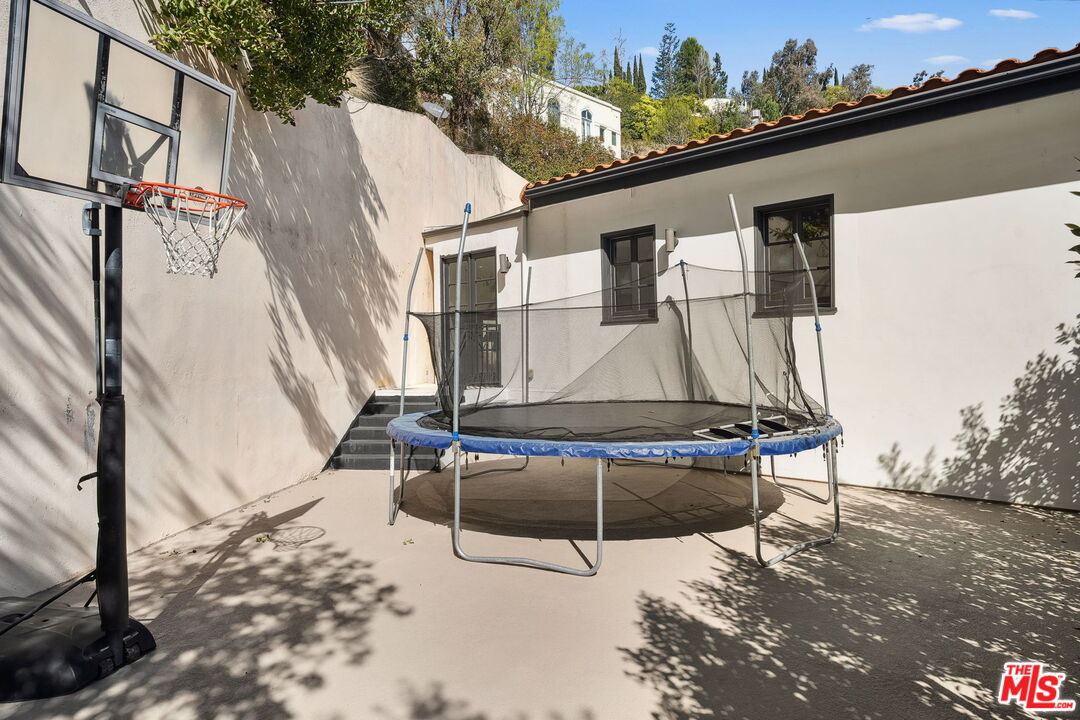 Beverly Hills Post Office, California, 90210, United States, 5 Bedrooms Bedrooms, ,6 BathroomsBathrooms,Residential,For Sale,1723543