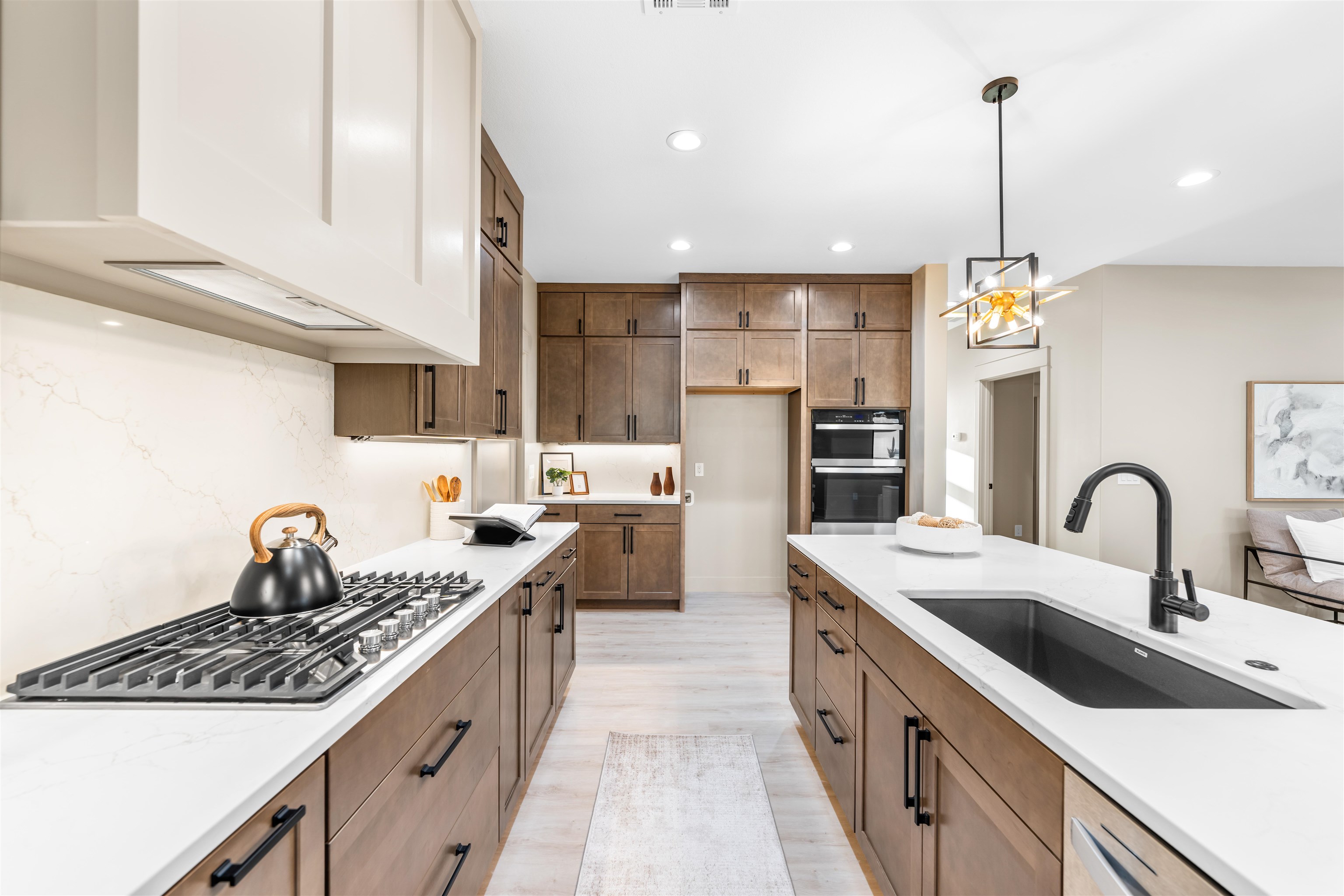 Salina, Kansas, 67401, United States, 3 Bedrooms Bedrooms, ,3 BathroomsBathrooms,Residential,For Sale,1956761