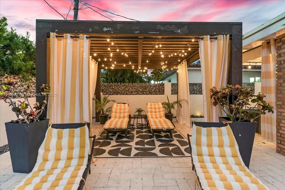 Miami, Florida, 33145, United States, 3 Bedrooms Bedrooms, ,2 BathroomsBathrooms,Residential,For Sale,1987524