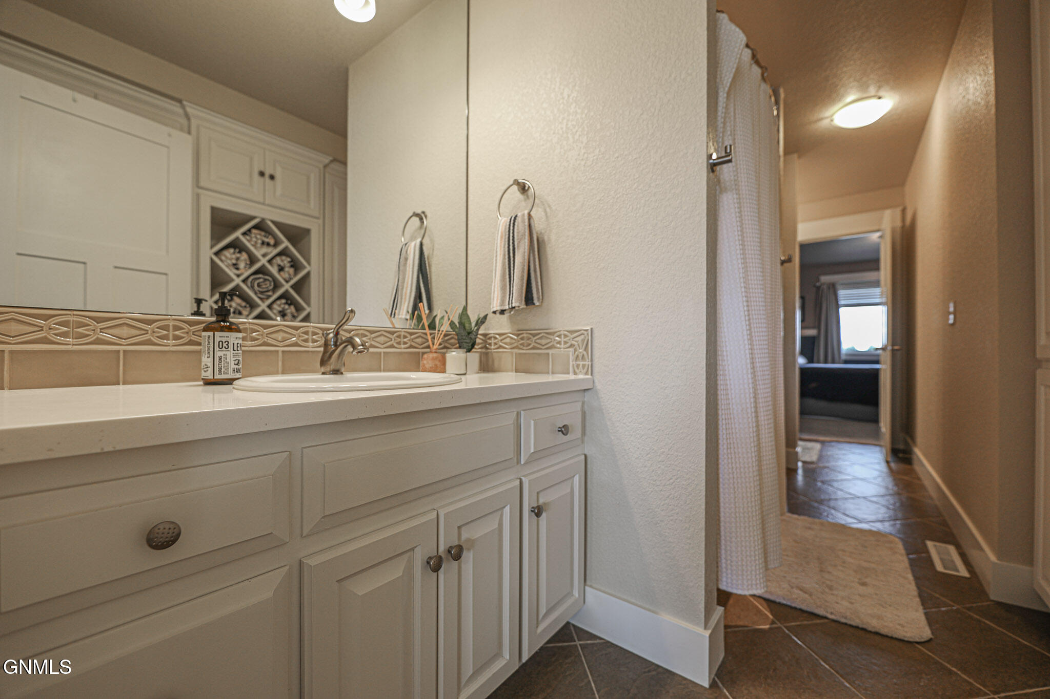 Bismarck, North Dakota, 58503, United States, 6 Bedrooms Bedrooms, ,5 BathroomsBathrooms,Residential,For Sale,1980273