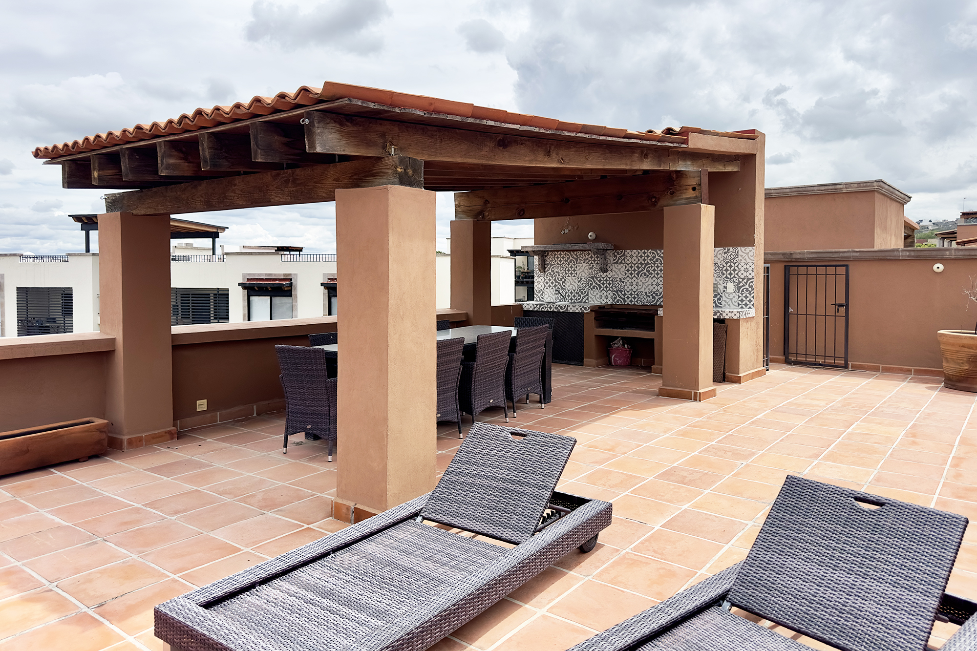  El Milagro Rooftop Apartment - 物件實景