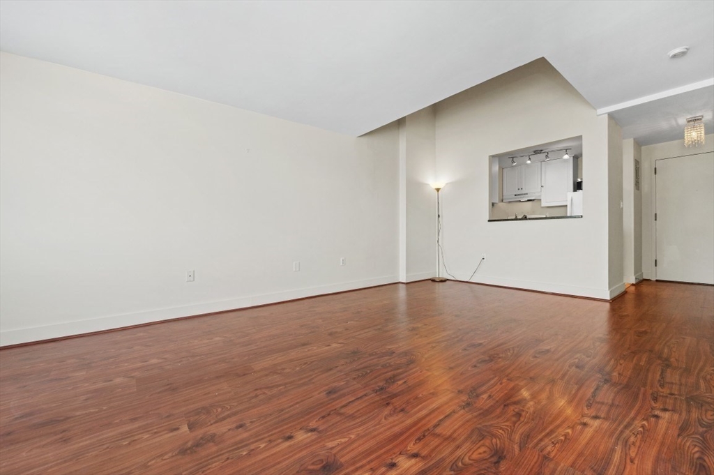 Boston, Massachusetts, 02129, United States, 1 Bedroom Bedrooms, ,2 BathroomsBathrooms,Residential,For Sale,1911386