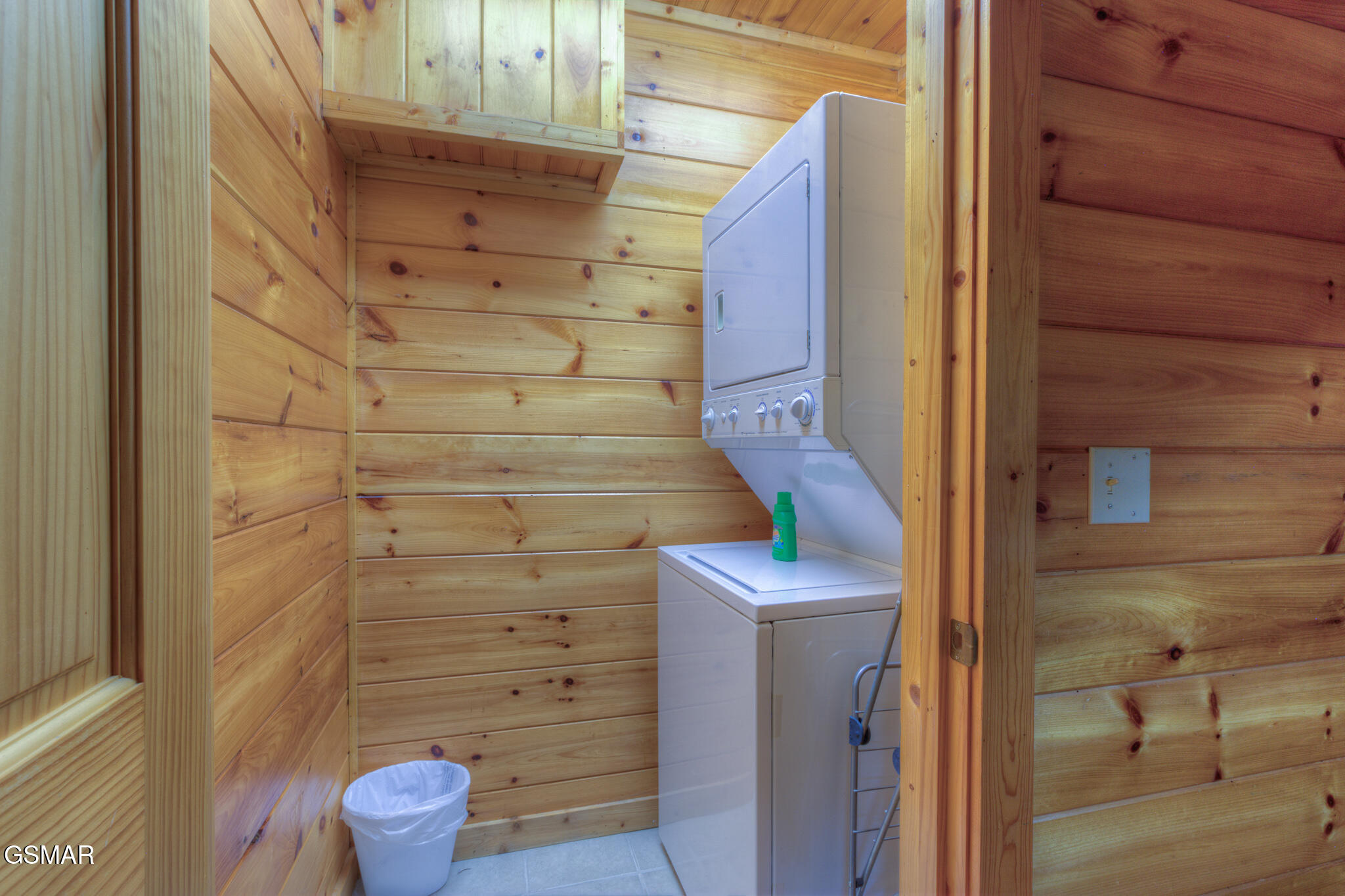 Sevierville, Tennessee, 37876, United States, 2 Bedrooms Bedrooms, ,3 BathroomsBathrooms,Residential,For Sale,1983447