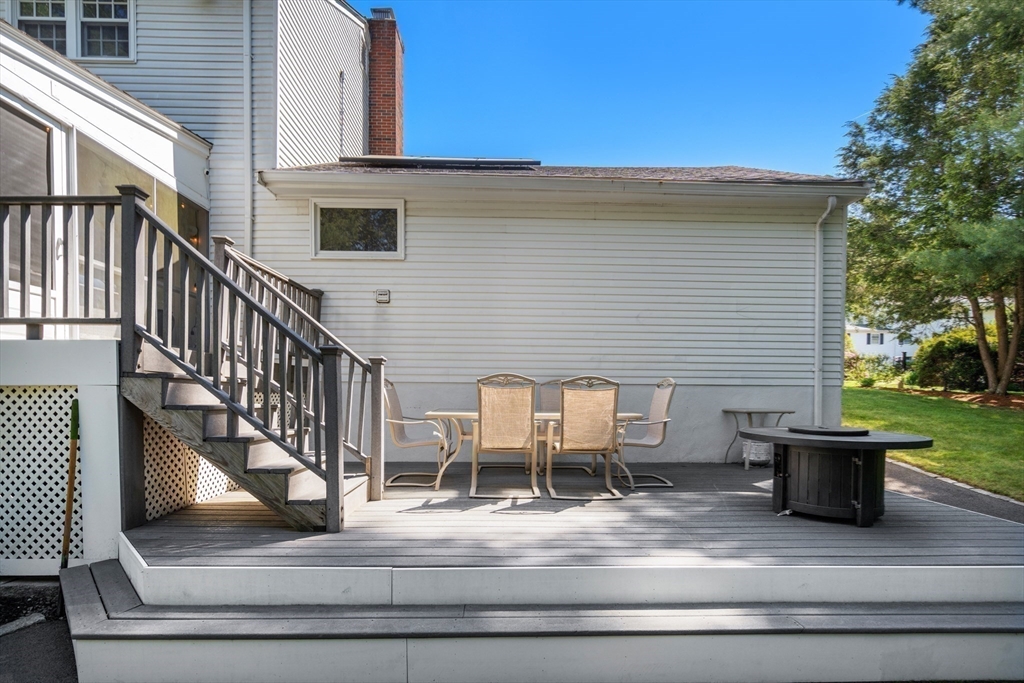 Framingham, Massachusetts, 01701, United States, 4 Bedrooms Bedrooms, ,3 BathroomsBathrooms,Residential,For Sale,1988124