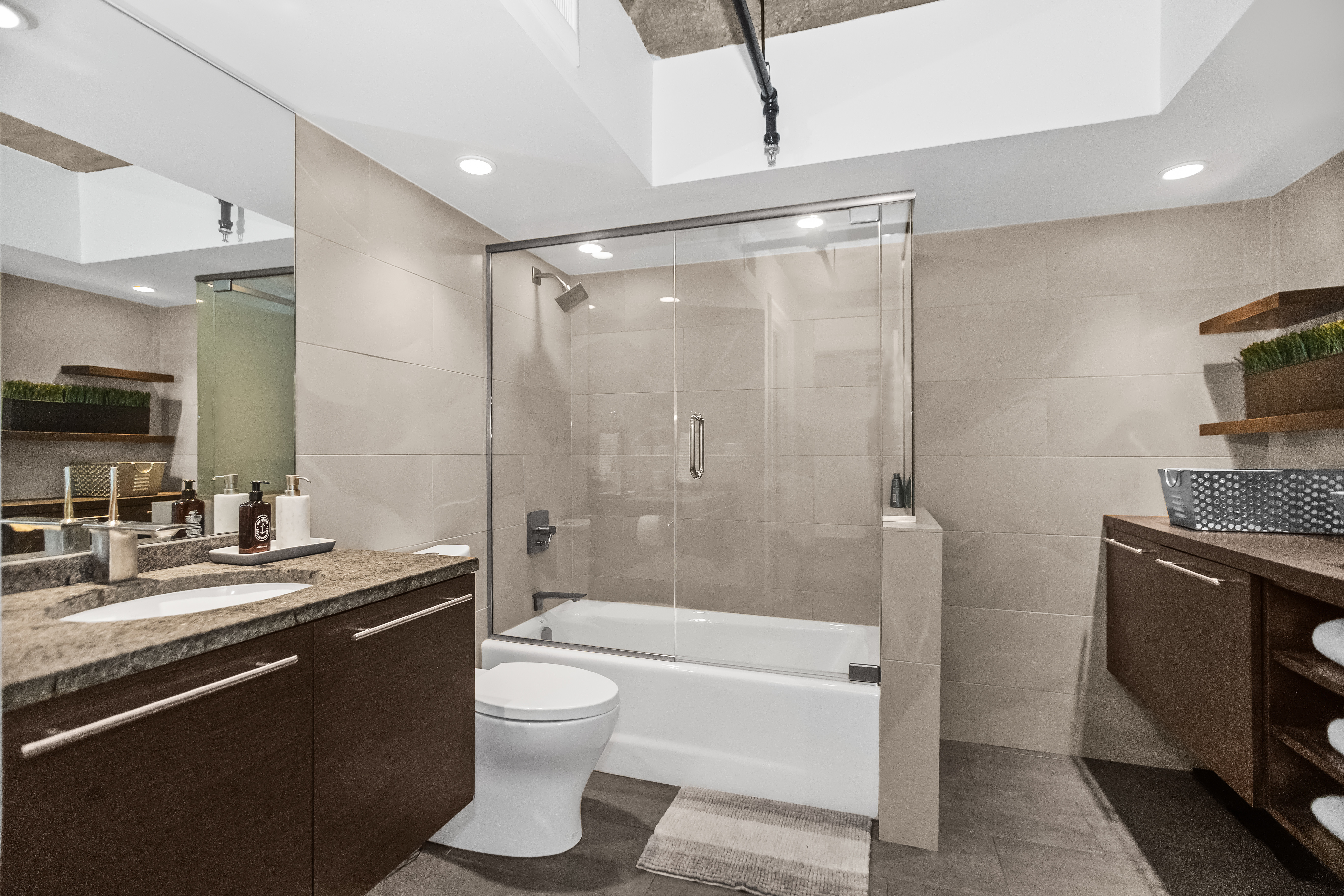  Multi-level Space Blends authentic Industrial-chic Character with Modern Comfort - 物件實景
