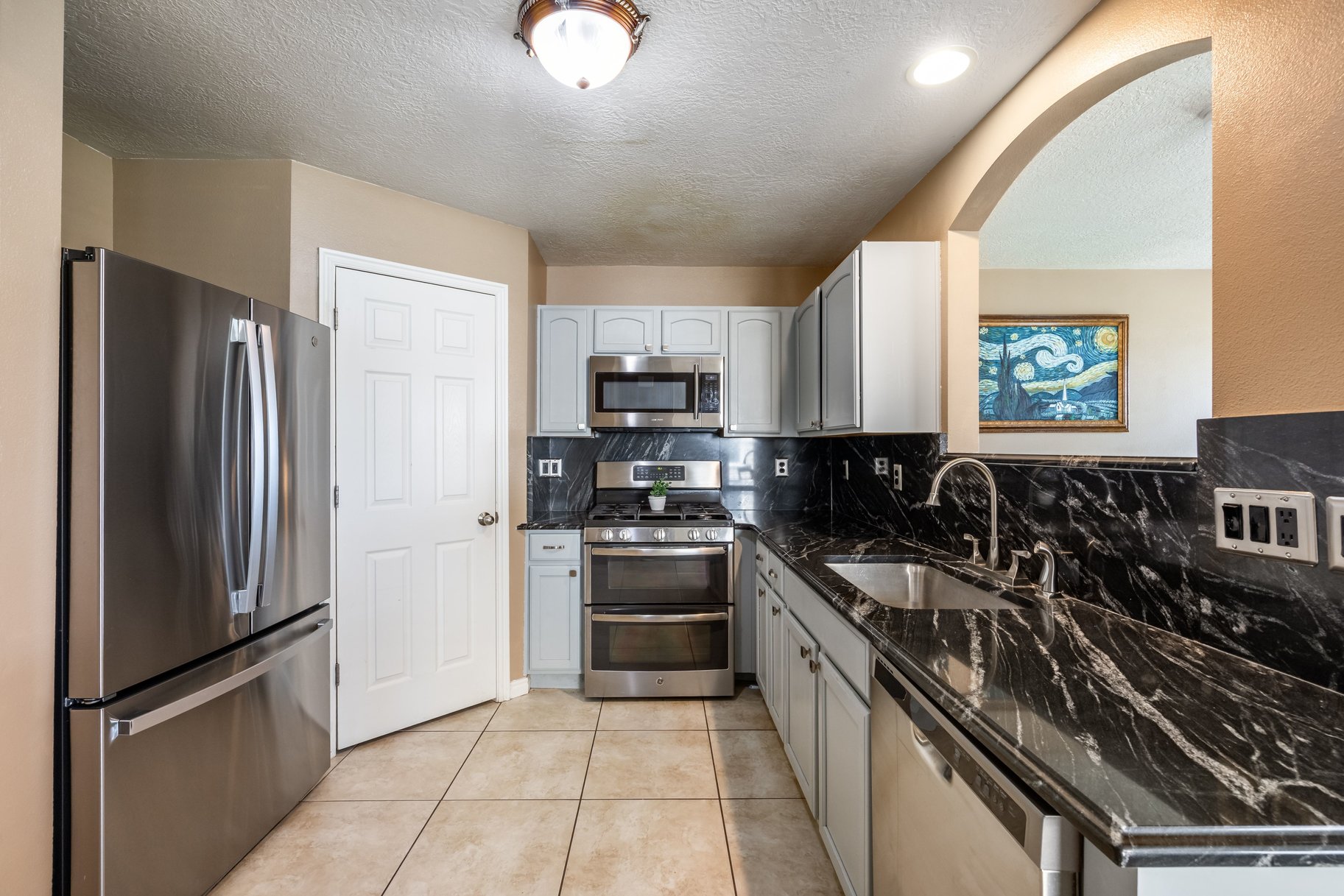  The Perfect Place to Call Home – Updated, Spacious & Move-In Ready - 物件實景