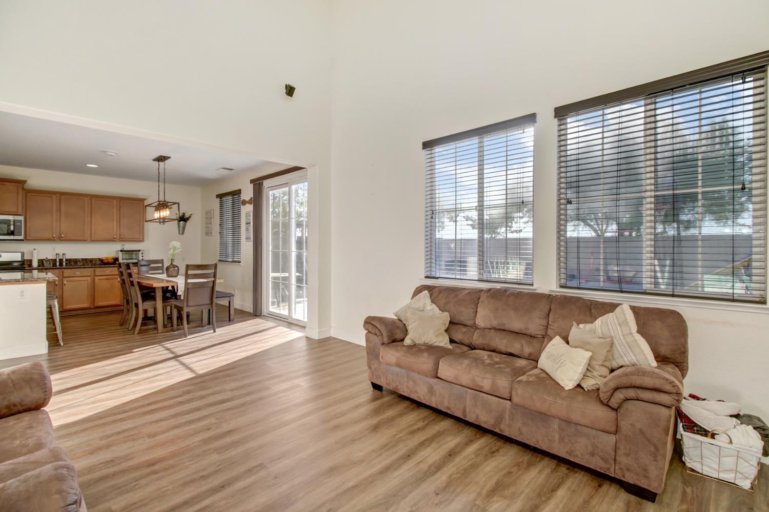 Lincoln, California, 95648, United States, 4 Bedrooms Bedrooms, ,3 BathroomsBathrooms,Residential,For Sale,1991044