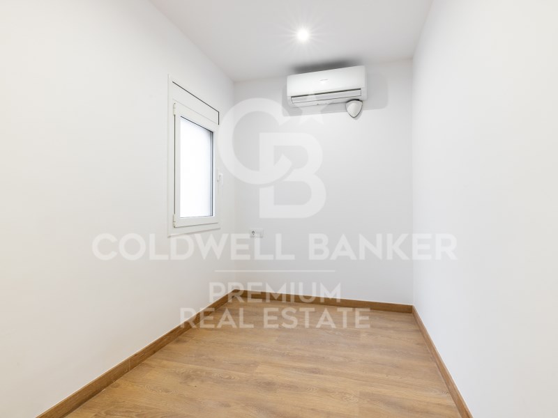 Barcelona Capital, Catalonia, ES, 4 Bedrooms Bedrooms, ,2 BathroomsBathrooms,Residential,For Sale,1752562