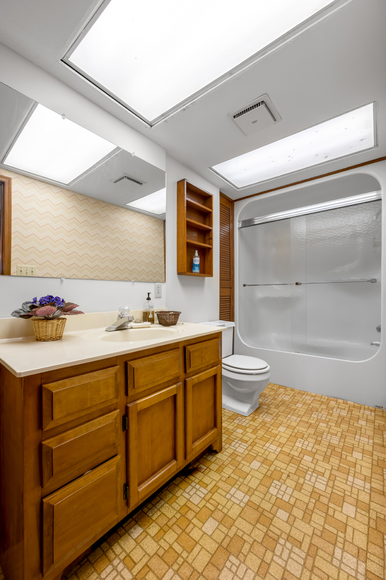  512 Chimney Rock Road - 物件實景