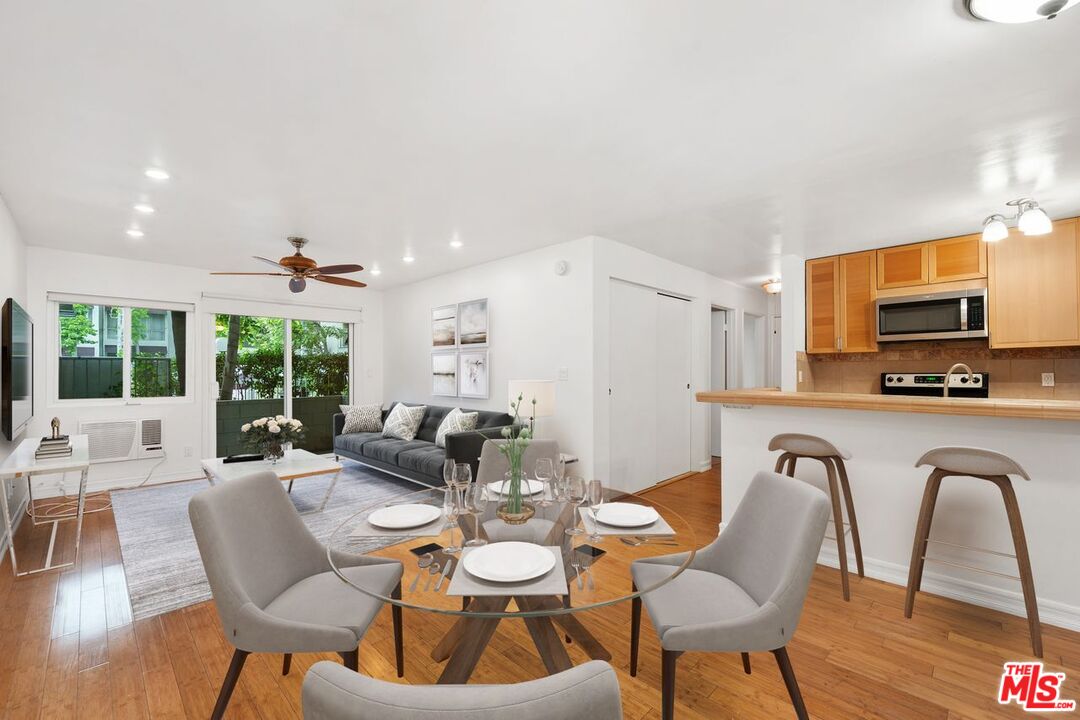 Culver City, California, 90230, United States, 2 Bedrooms Bedrooms, ,2 BathroomsBathrooms,Residential,For Sale,1901861