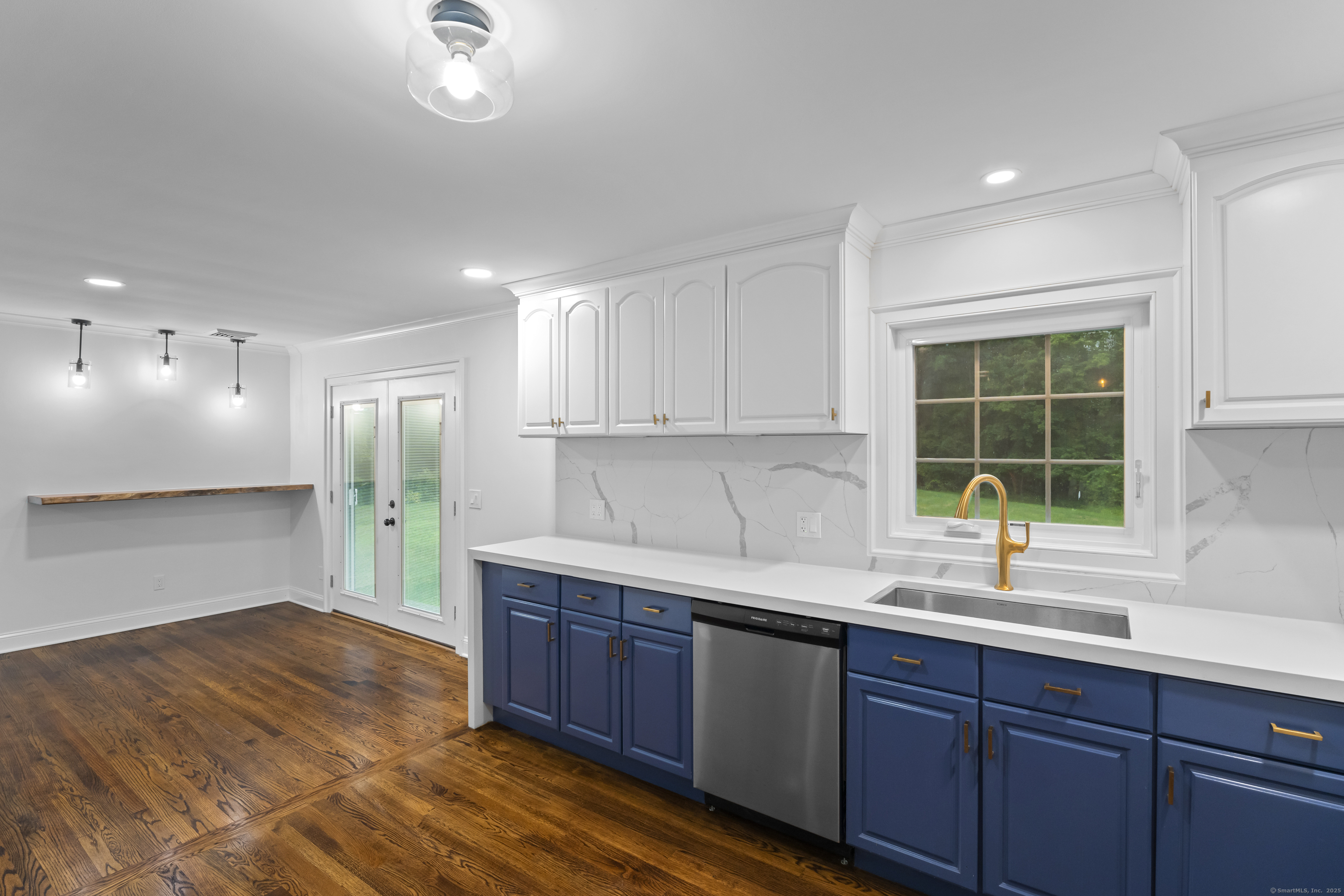 Norwalk, Connecticut, 06850, United States, 3 Bedrooms Bedrooms, ,3 BathroomsBathrooms,Residential,For Sale,1911174