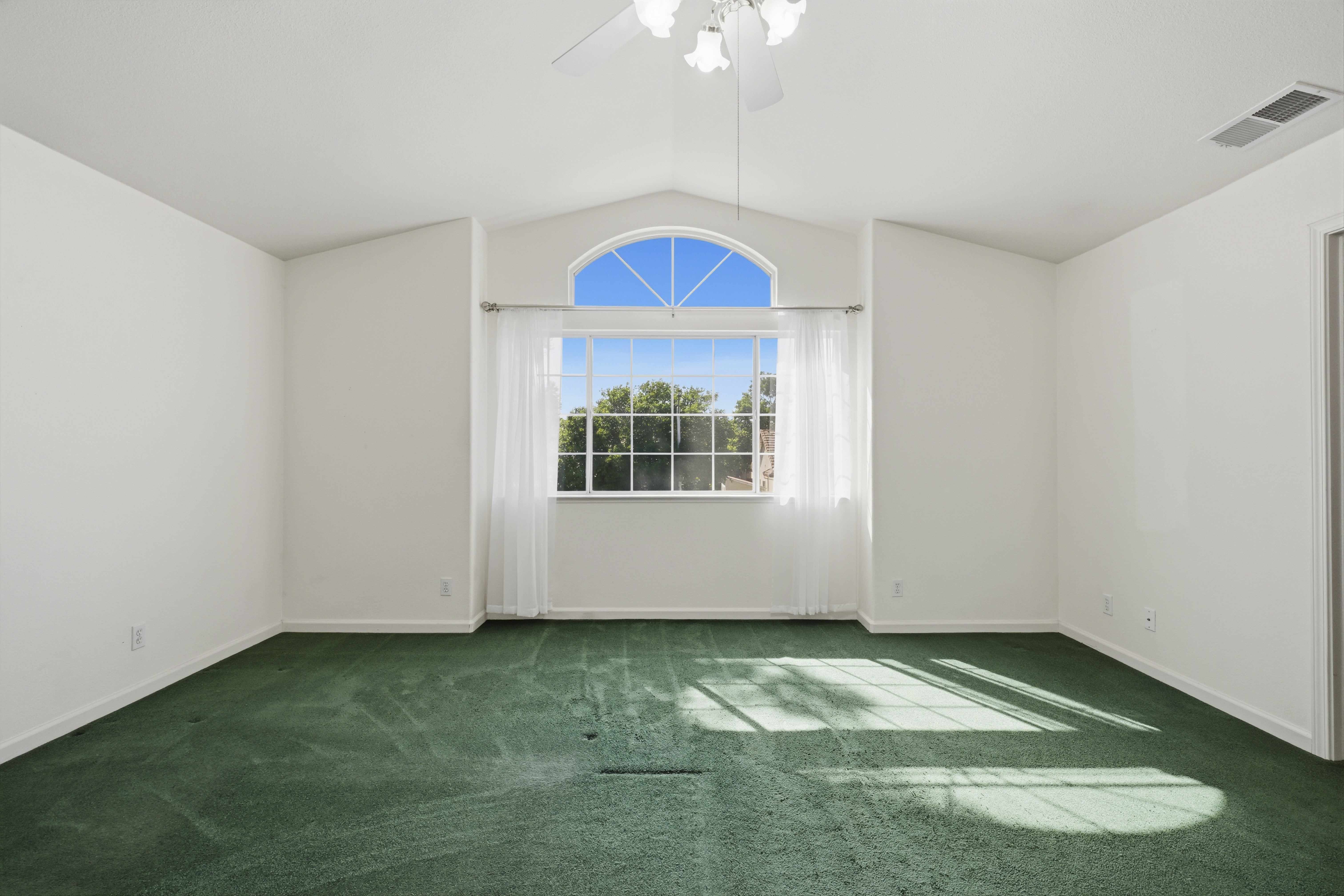  1240 Camino Capistrano, Roseville, CA 95747 - 物件實景