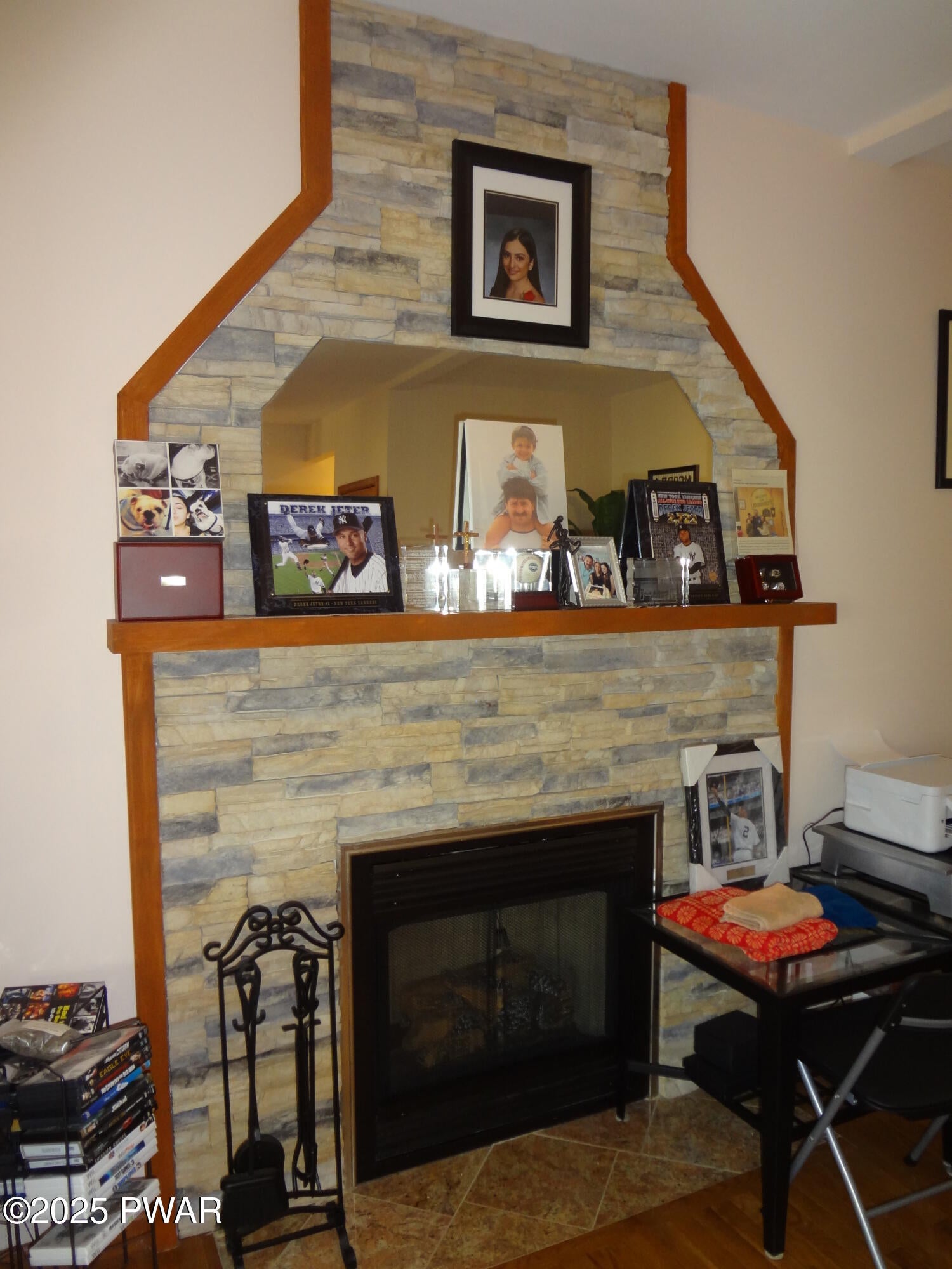 Hawley, Pennsylvania, 18428, United States, 4 Bedrooms Bedrooms, ,3 BathroomsBathrooms,Residential,For Sale,1983271