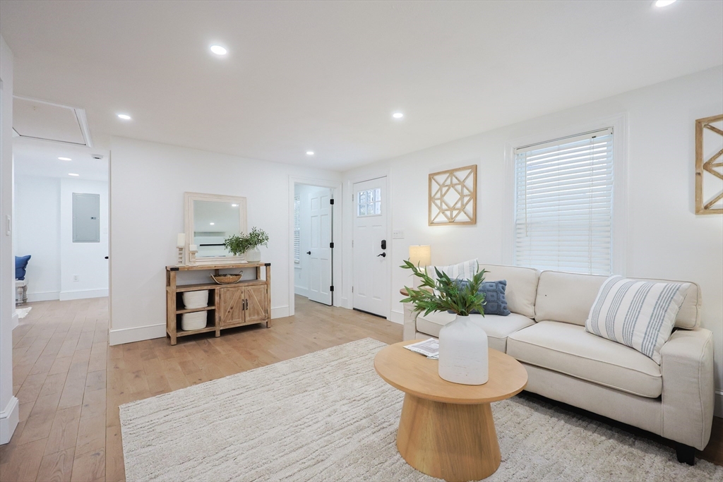 Melrose, Massachusetts, 02176, United States, 2 Bedrooms Bedrooms, ,1 BathroomBathrooms,Residential,For Sale,2012344