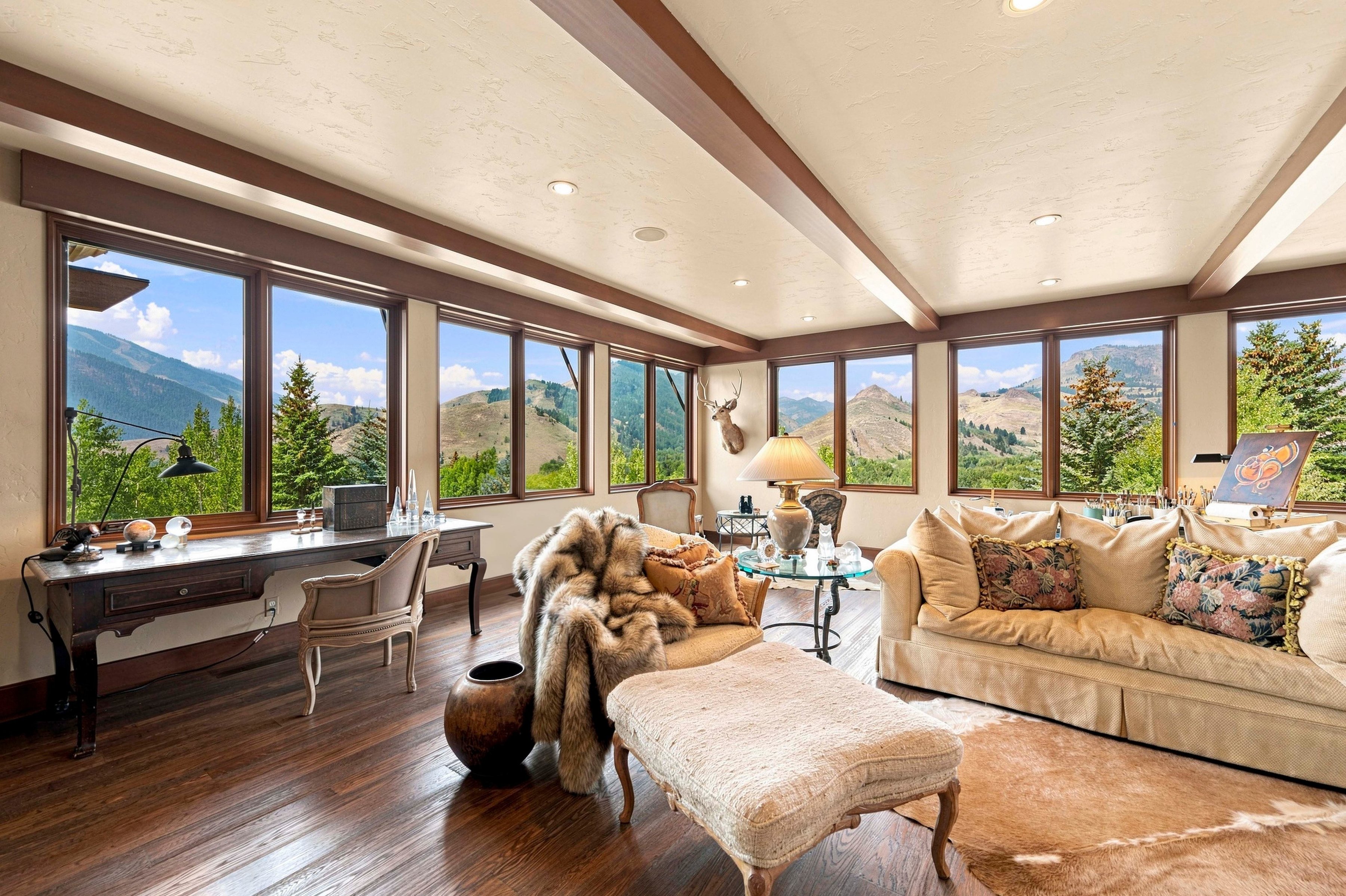  Nothing Compares to an Exquisite Bigwood Residence - 物件實景