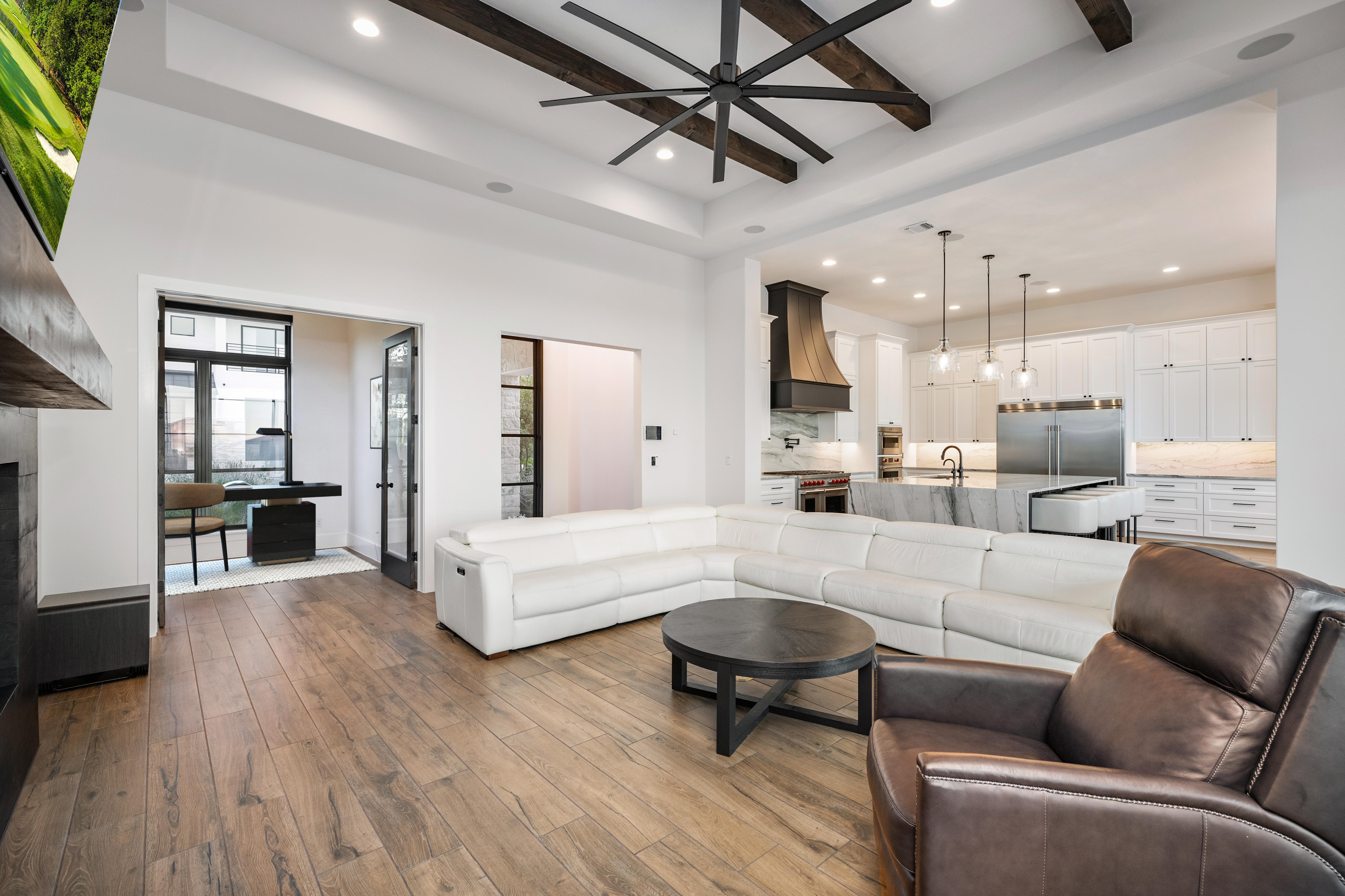  Panoramic Views and Luxury Living - 物件實景