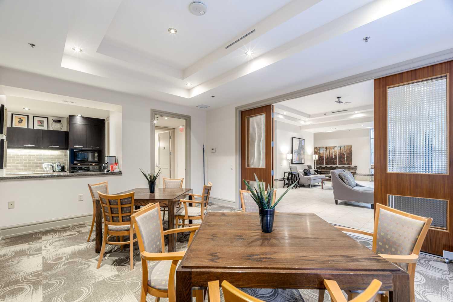 CALGARY, Alberta, T2P 5N4, CA, 2 Bedrooms Bedrooms, ,3 BathroomsBathrooms,Residential,For Sale,1837238