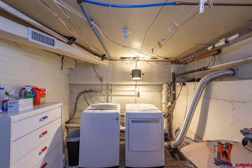 Montrose, Colorado, 81401, United States, 4 Bedrooms Bedrooms, ,2 BathroomsBathrooms,Residential,For Sale,1997737