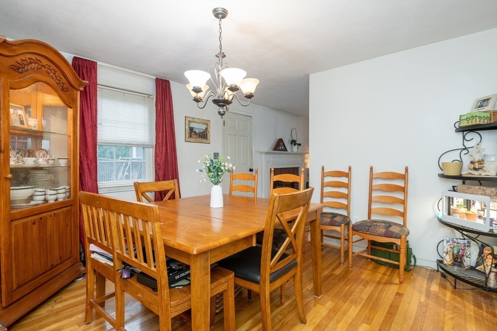 Lynnfield, Massachusetts, 01940, United States, 4 Bedrooms Bedrooms, ,3 BathroomsBathrooms,Residential,For Sale,2029876