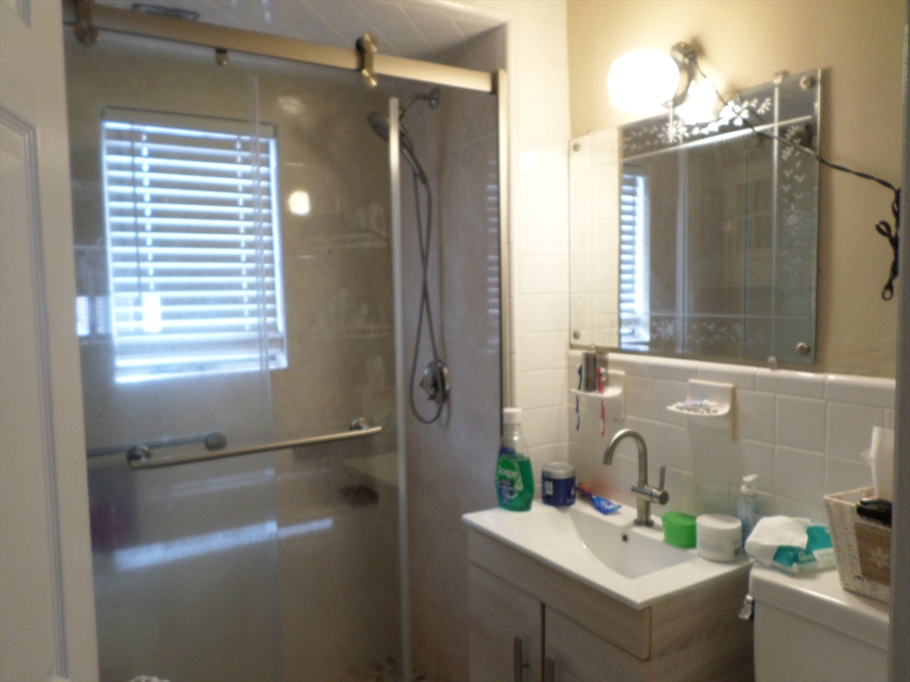 Revere, Massachusetts, 02151, United States, 2 Bedrooms Bedrooms, ,2 BathroomsBathrooms,Residential,For Sale,2012315