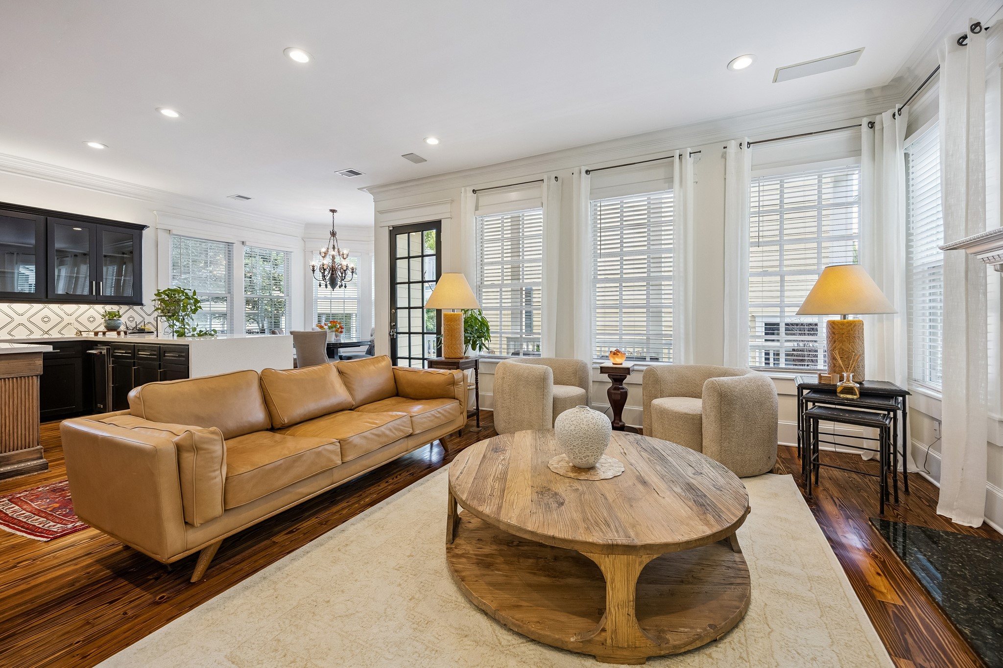  216 E 26th Street - 物件實景