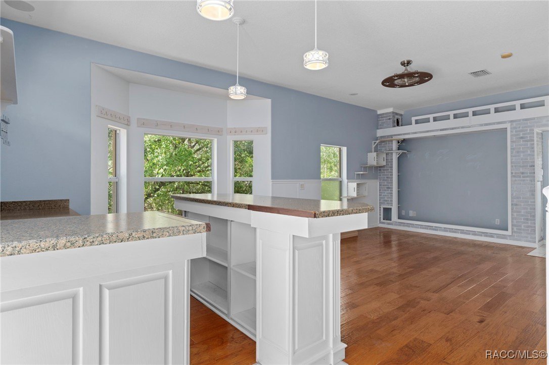 Homosassa, Florida, 34446, United States, 5 Bedrooms Bedrooms, ,4 BathroomsBathrooms,Residential,For Sale,1916240