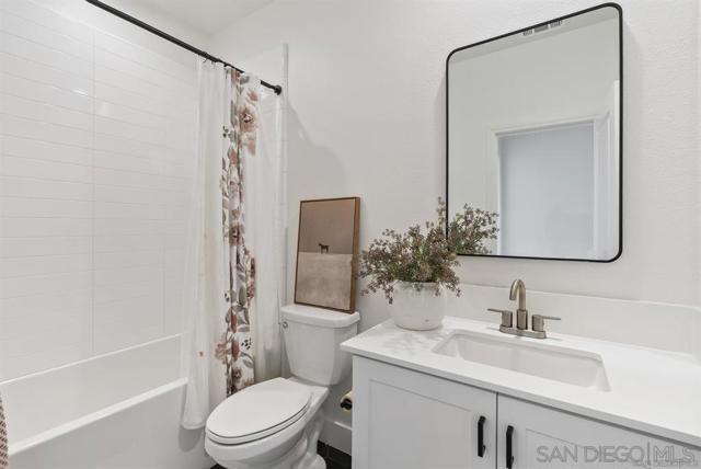 Escondido, California, 92029, United States, 5 Bedrooms Bedrooms, ,5 BathroomsBathrooms,Residential,For Sale,2029971