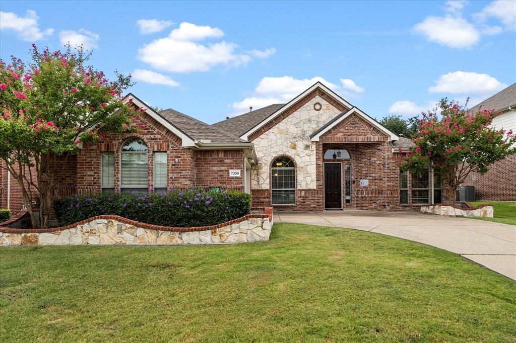Sachse, Texas, 75048, United States, 4 Bedrooms Bedrooms, ,2 BathroomsBathrooms,Residential,For Sale,1950644