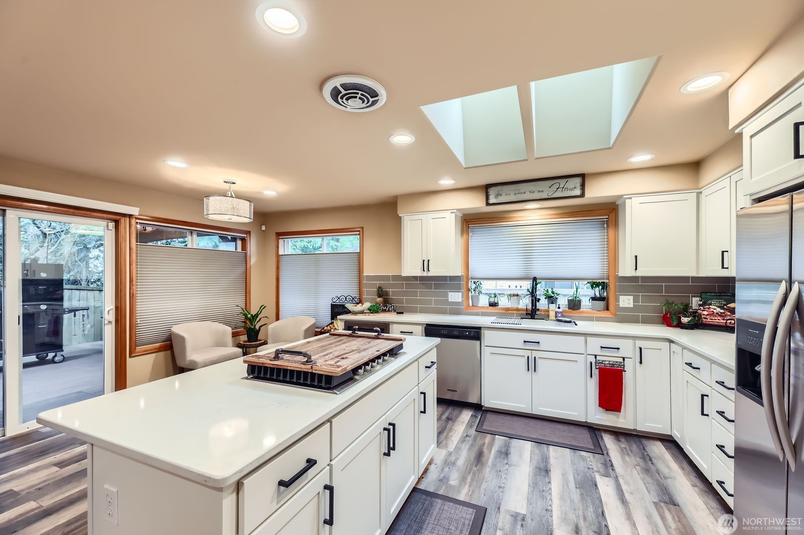 Mill Creek, Washington, 98012, United States, 3 Bedrooms Bedrooms, ,3 BathroomsBathrooms,Residential,For Sale,1792032
