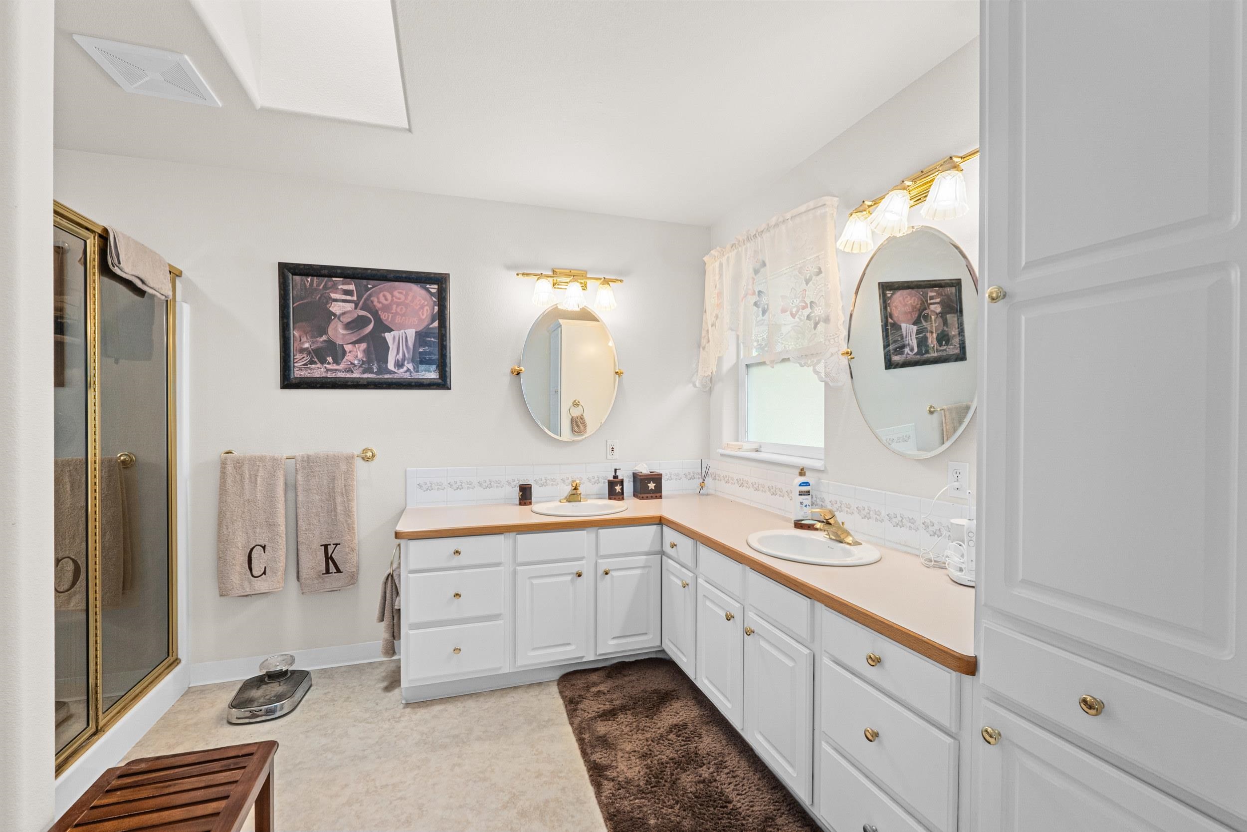 Addy, Washington, 99101, United States, 3 Bedrooms Bedrooms, ,3 BathroomsBathrooms,Residential,For Sale,1978880