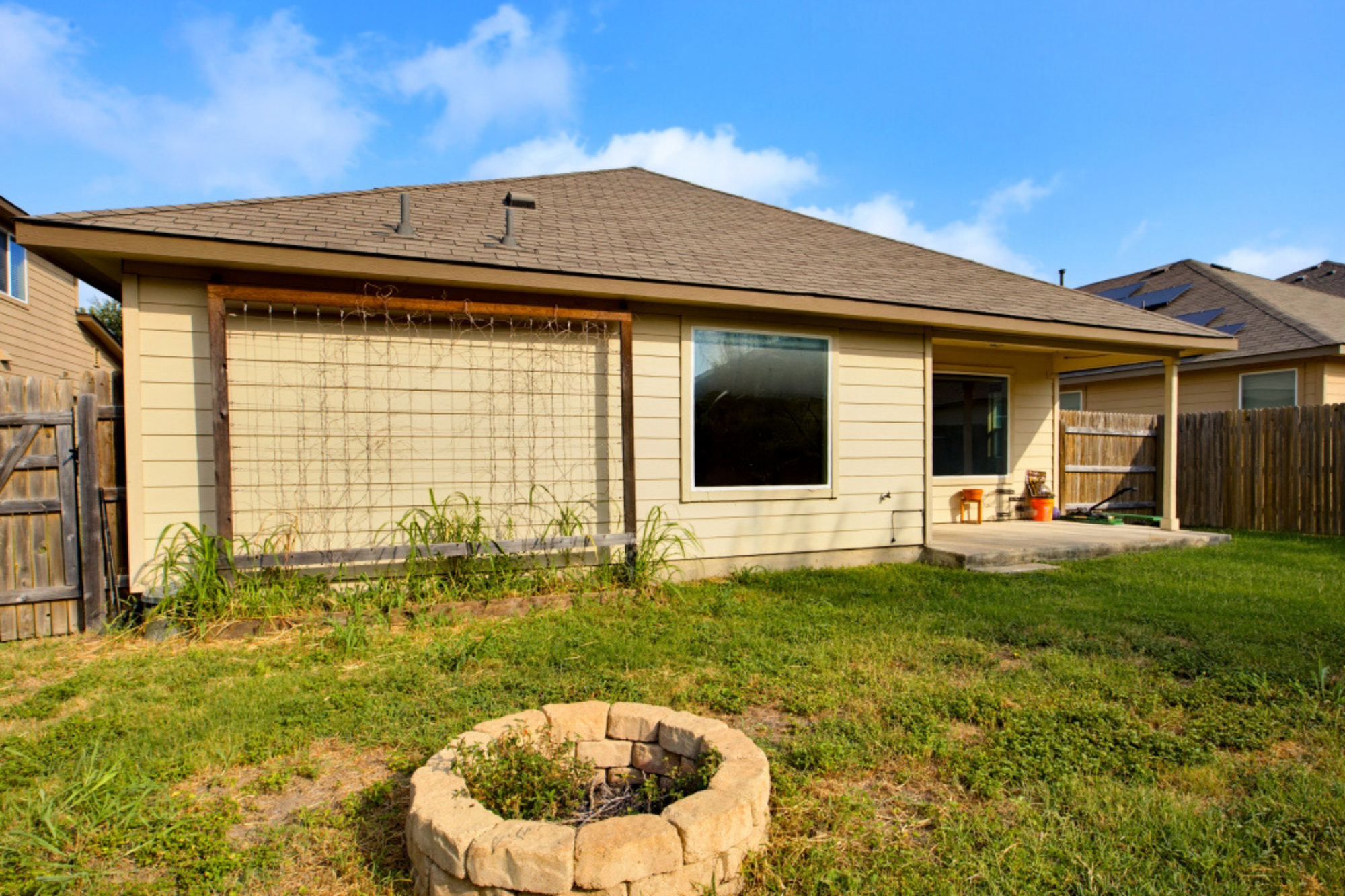  Move-In Ready & Meticulously Maintained in Fort Dessau - 物件實景