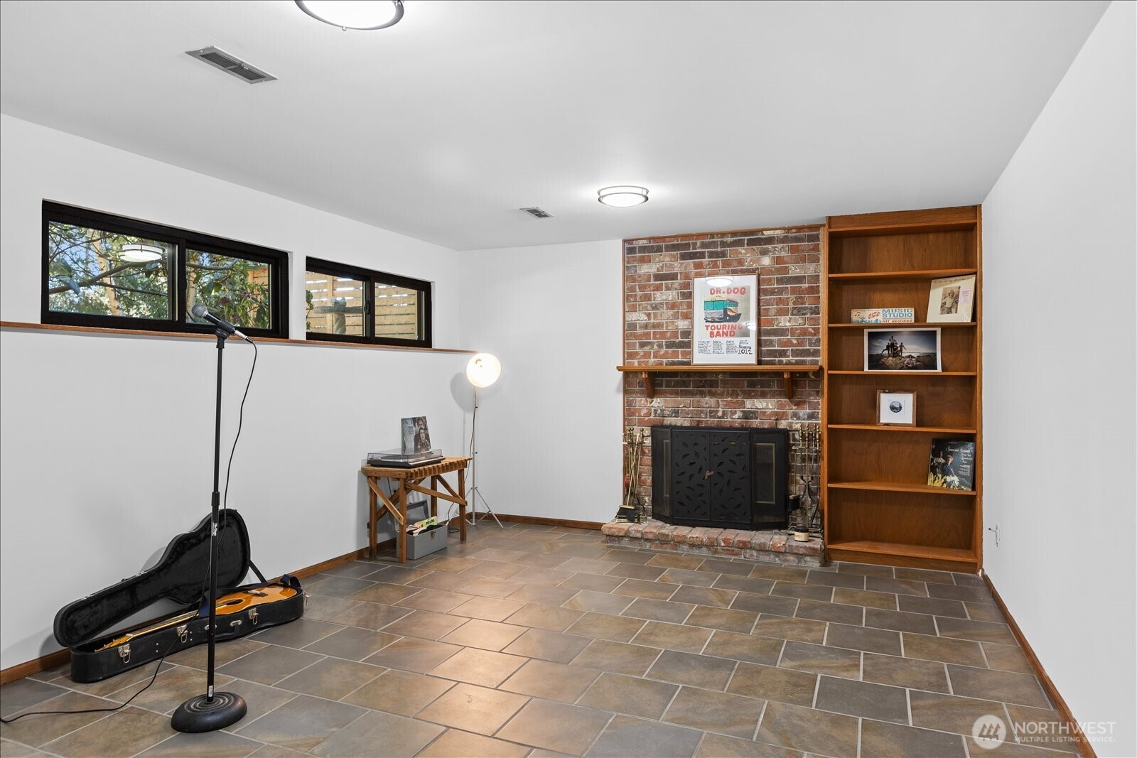 Edmonds, Washington, 98026, United States, 3 Bedrooms Bedrooms, ,1 BathroomBathrooms,Residential,For Sale,1950976