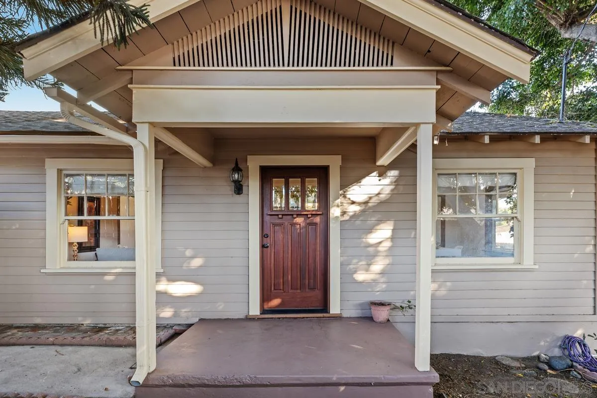 Spring Valley, California, 91977, United States, 3 Bedrooms Bedrooms, ,2 BathroomsBathrooms,Residential,For Sale,2001850