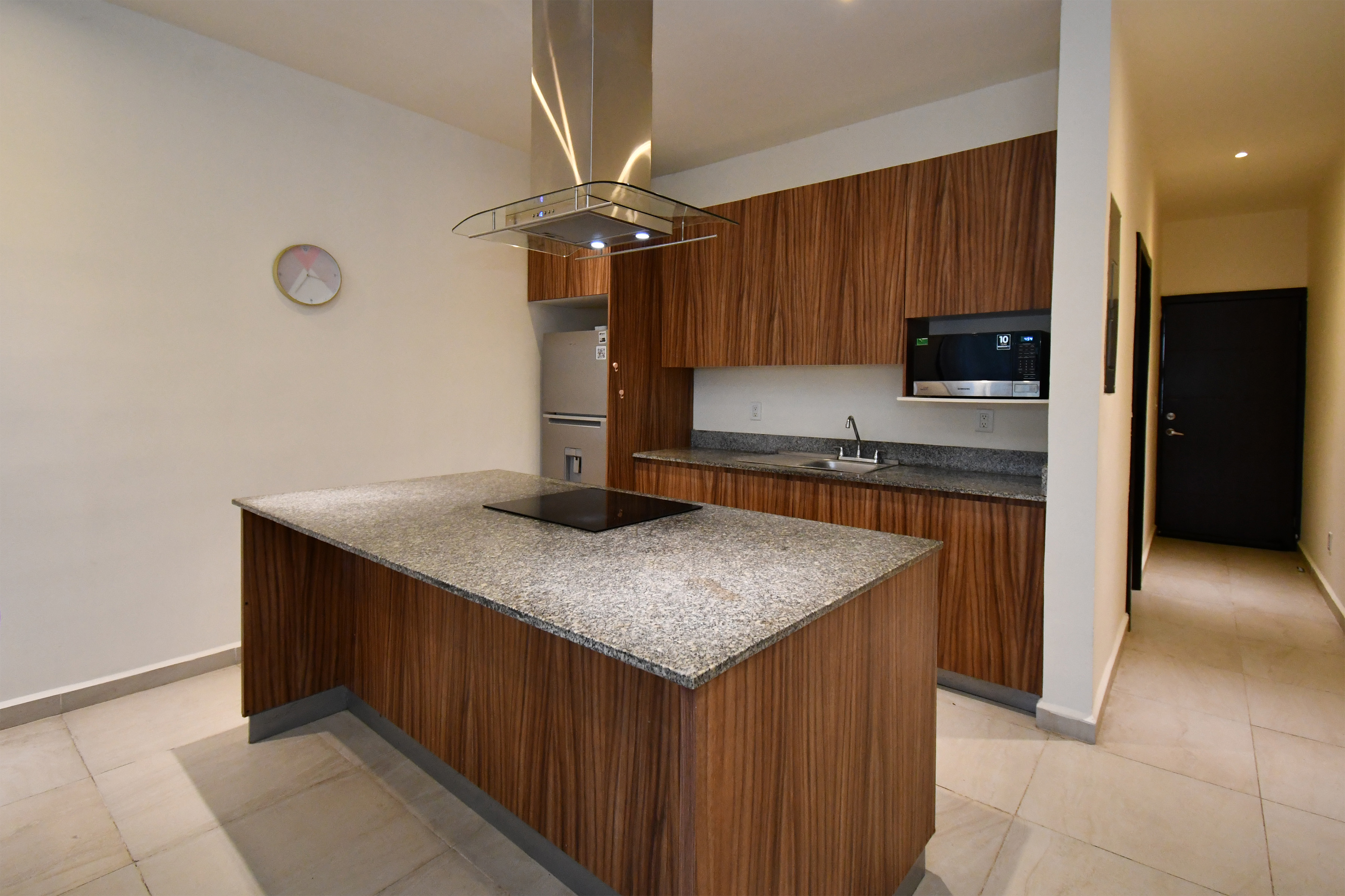  Modern Three-Bedroom Apartment with Terrace in Selvanova, Coto 8 - 物件實景