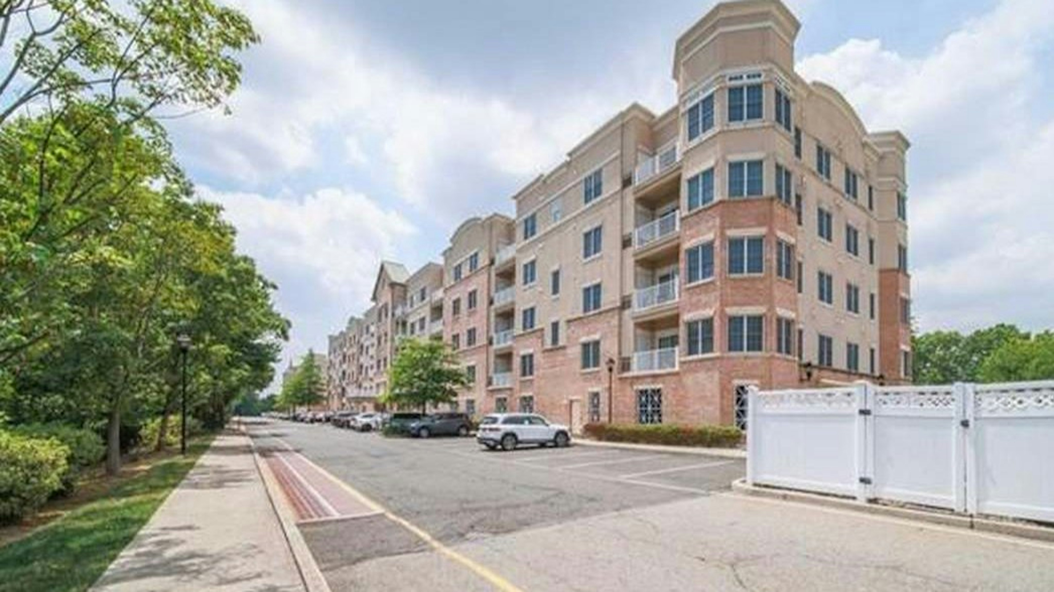  2107 Windsor Park Court, Teaneck, NJ 07666 - 物件實景