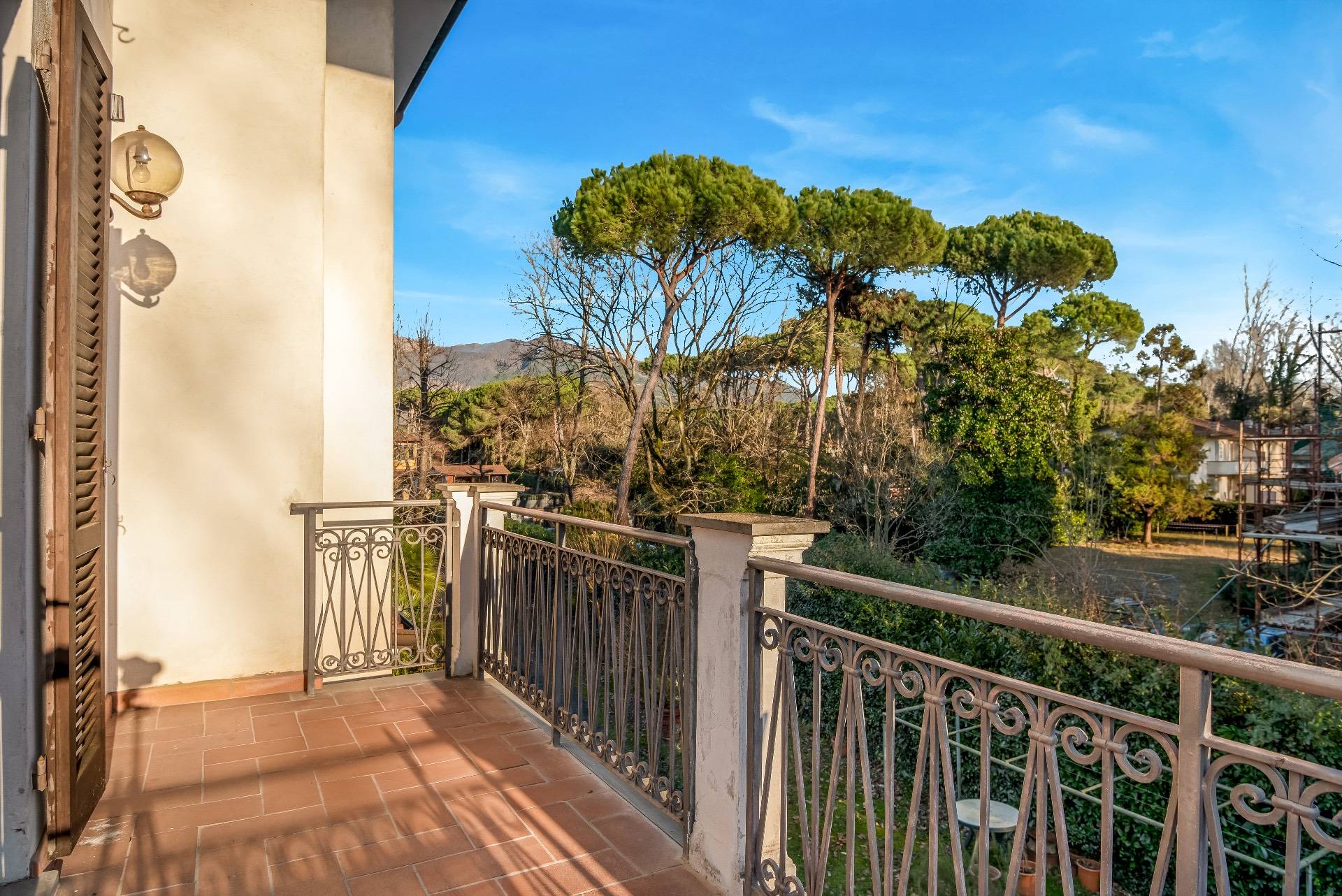 Massa, Massa-Carrara, 54100, IT, 4 Bedrooms Bedrooms, ,4 BathroomsBathrooms,Residential,For Sale,1688477