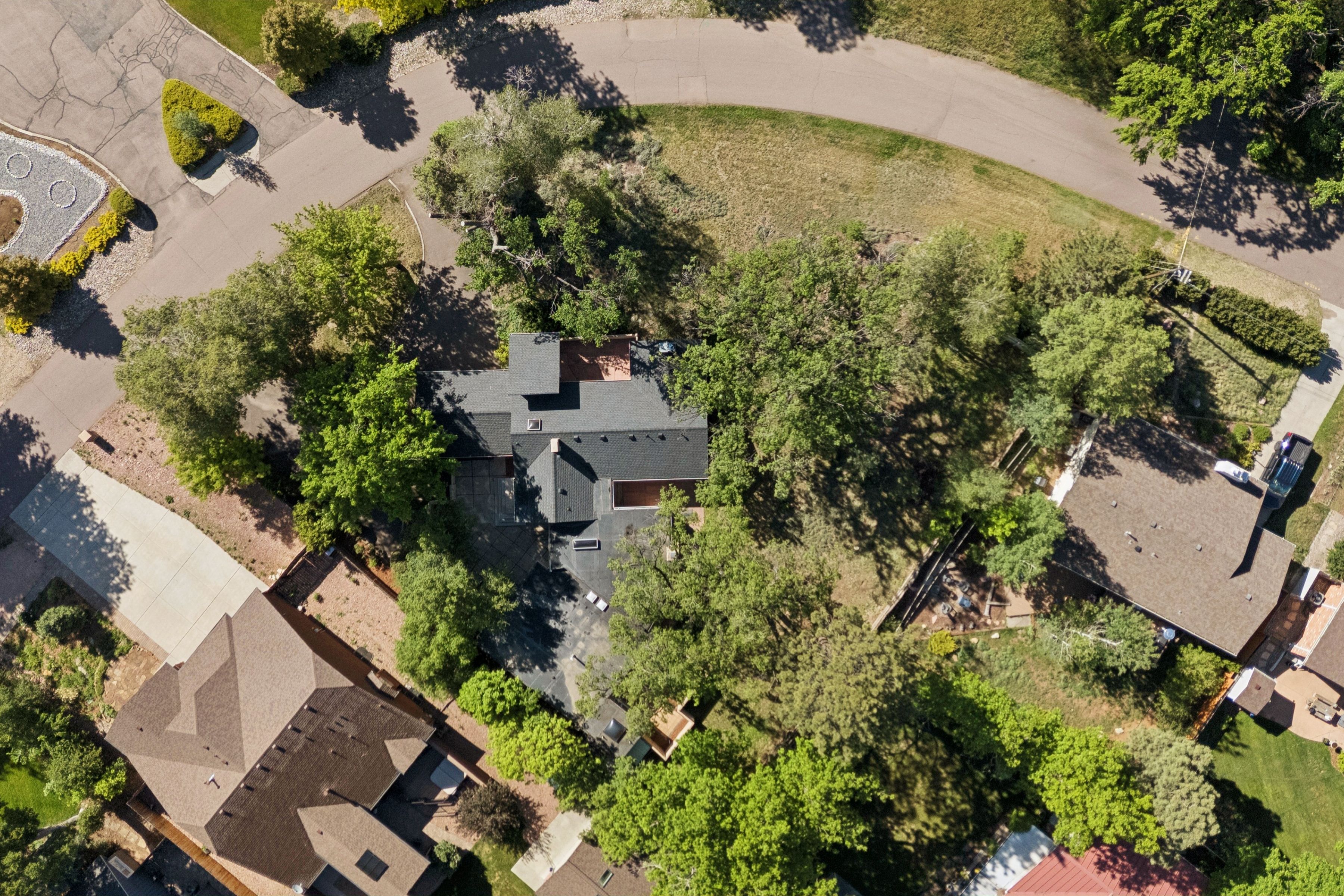  One-Level Broadmoor Living - 物件實景