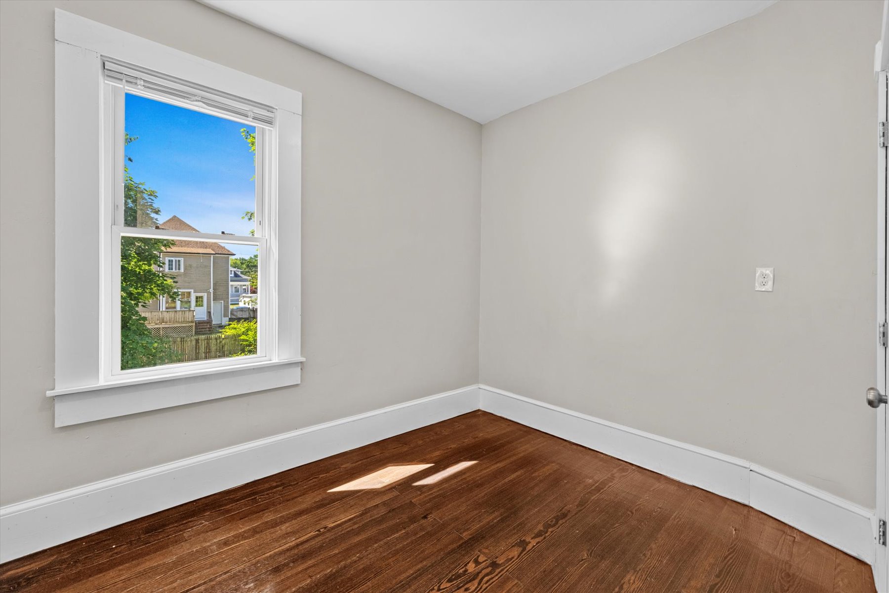  96-98 Clara St, New Bedford, MA, 02744 - 物件實景