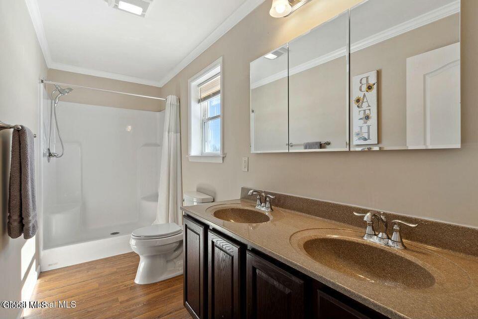 Broome, New York, 12122, United States, 4 Bedrooms Bedrooms, ,3 BathroomsBathrooms,Residential,For Sale,1928748