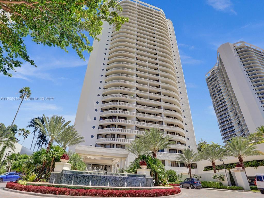 Aventura, Florida, 33160, United States, 2 Bedrooms Bedrooms, ,2 BathroomsBathrooms,Residential,For Sale,1989230