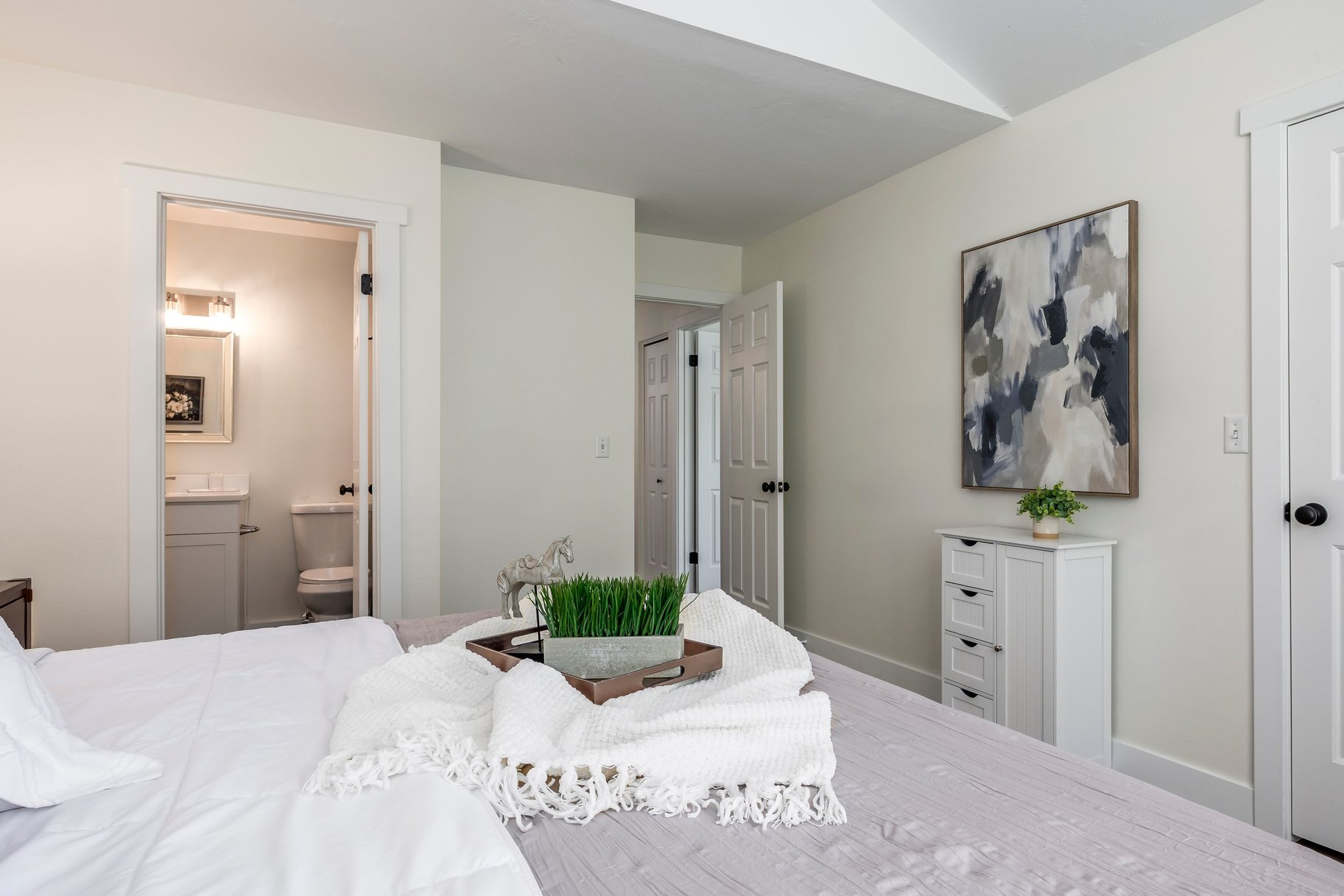  Rarely Available Harvest Lane Rambler Main-Level Living - 物件實景