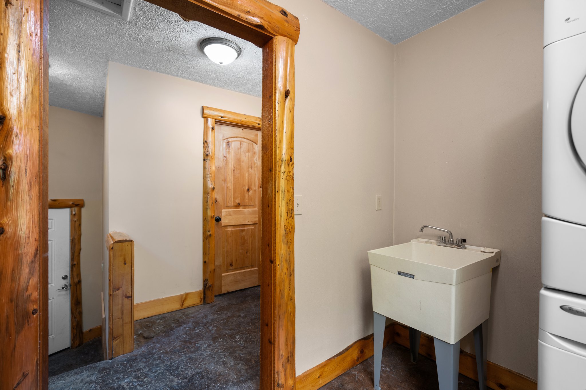Bellaire, Michigan, 49615, United States, 5 Bedrooms Bedrooms, ,4 BathroomsBathrooms,Residential,For Sale,1826987
