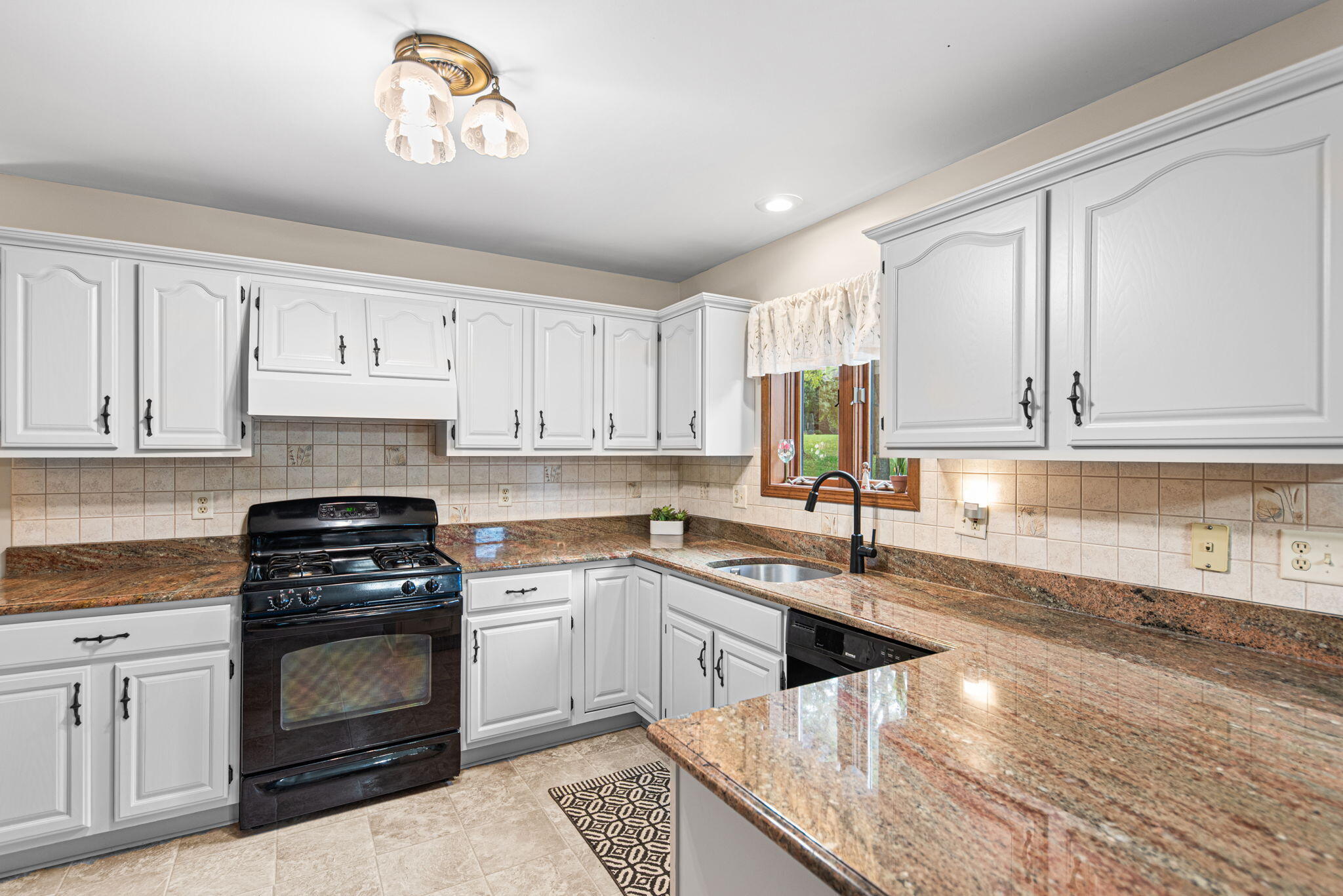 Valparaiso, Indiana, 46385, United States, 4 Bedrooms Bedrooms, ,1 BathroomBathrooms,Residential,For Sale,1956589